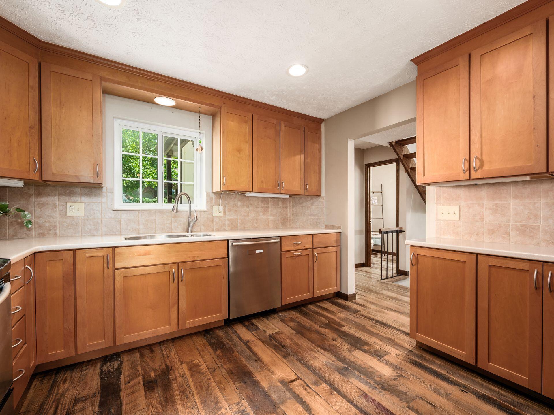 127 Saint Michelle, 35B