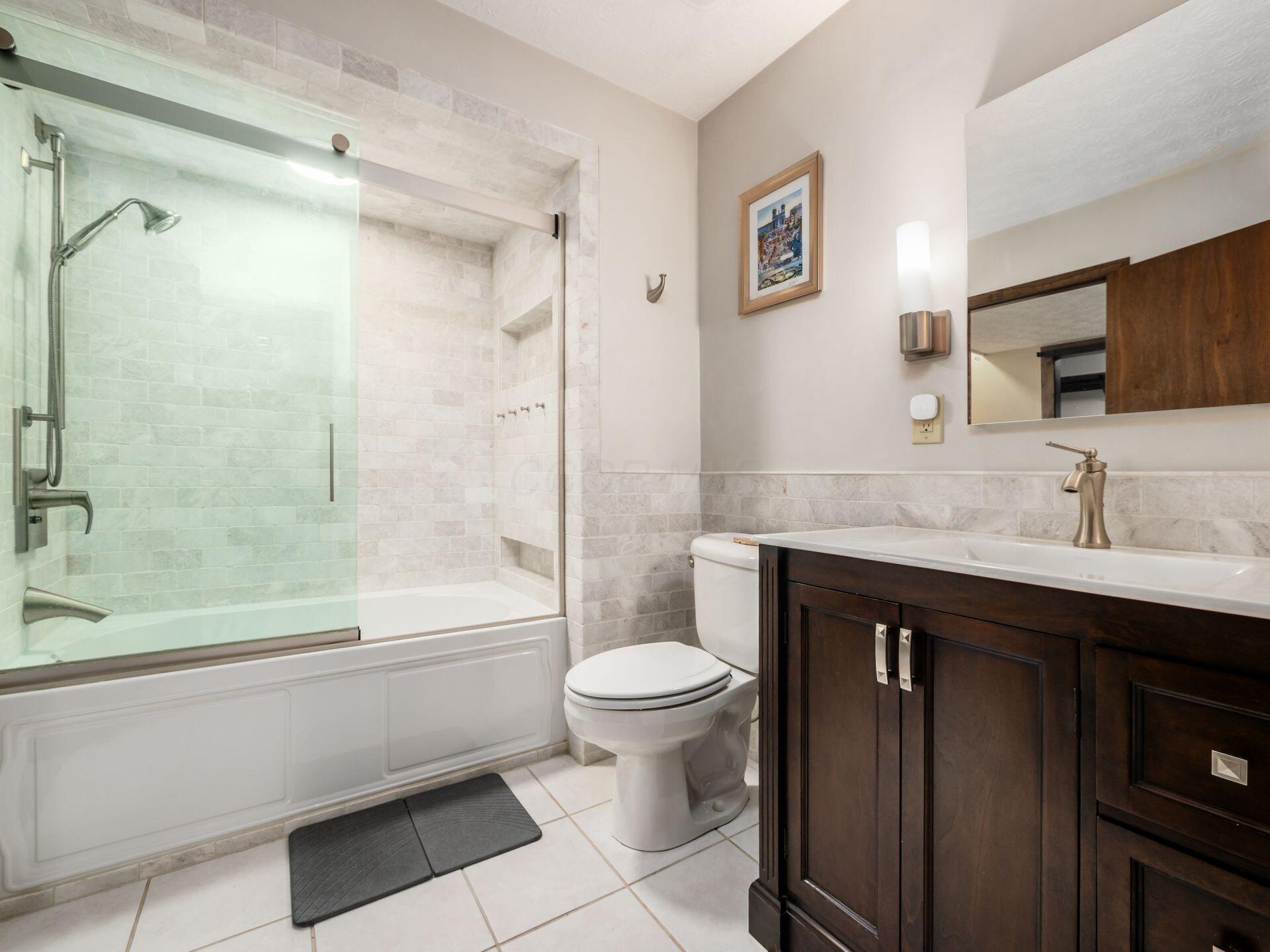 127 Saint Michelle, 35B