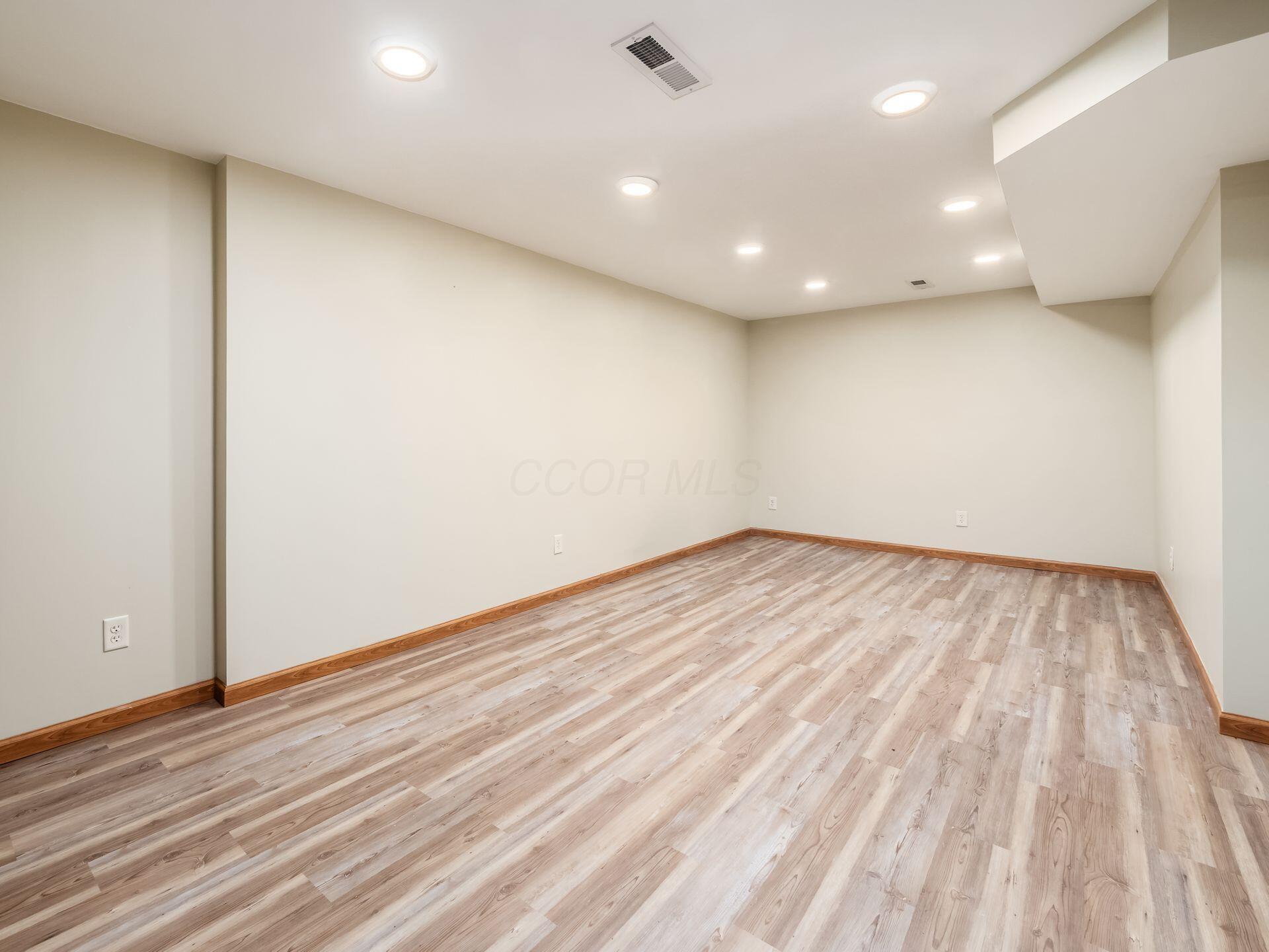 127 Saint Michelle, 35B