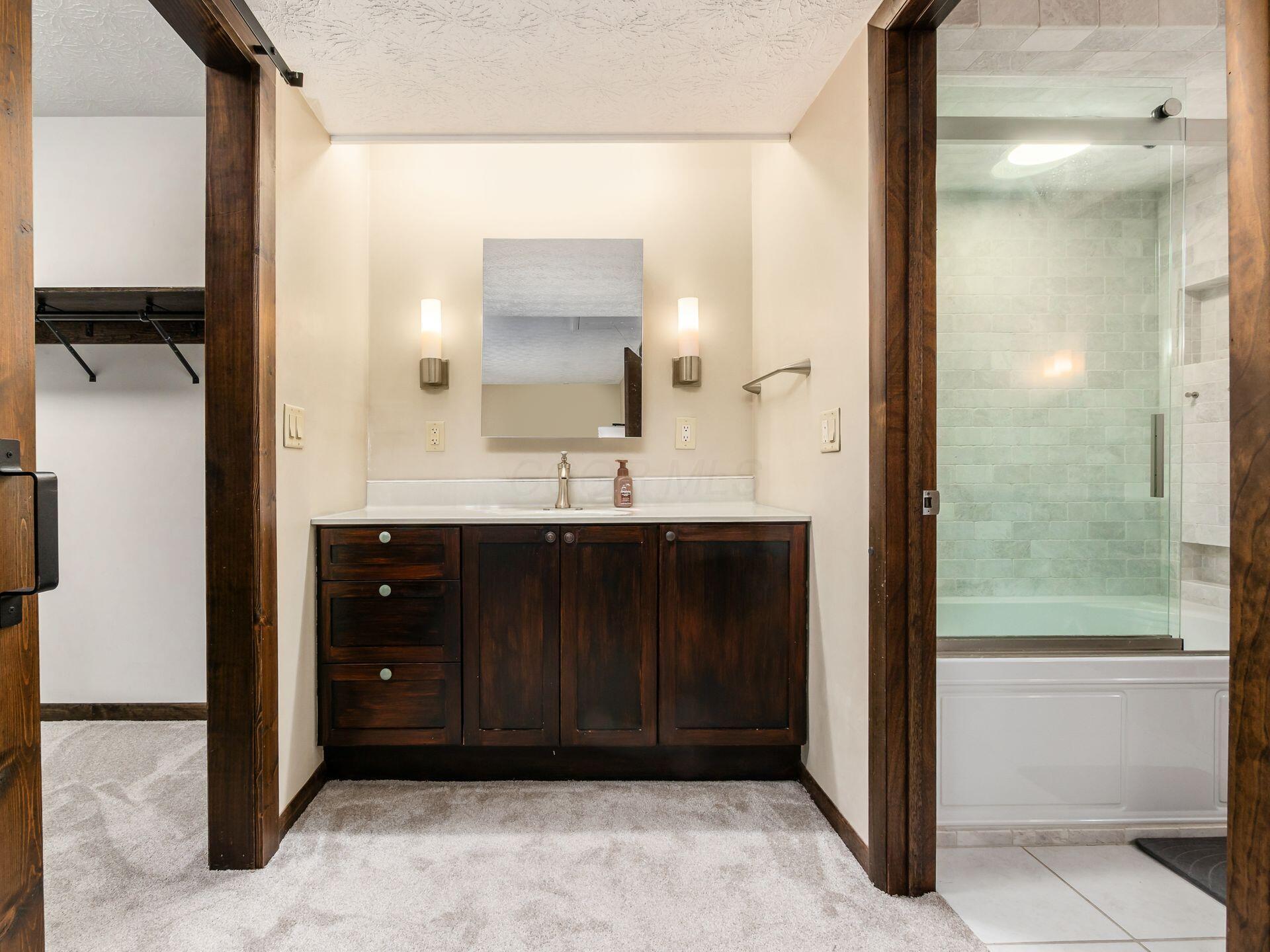 127 Saint Michelle, 35B