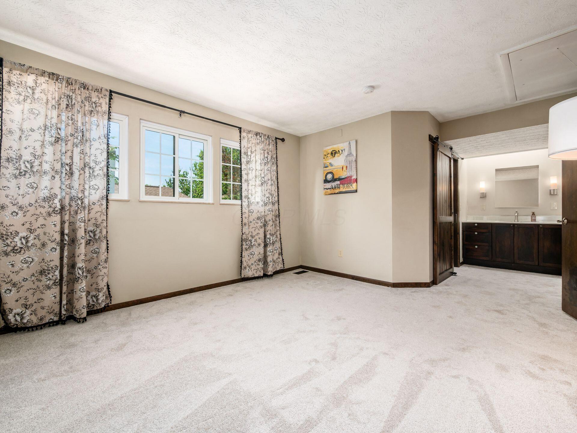 127 Saint Michelle, 35B