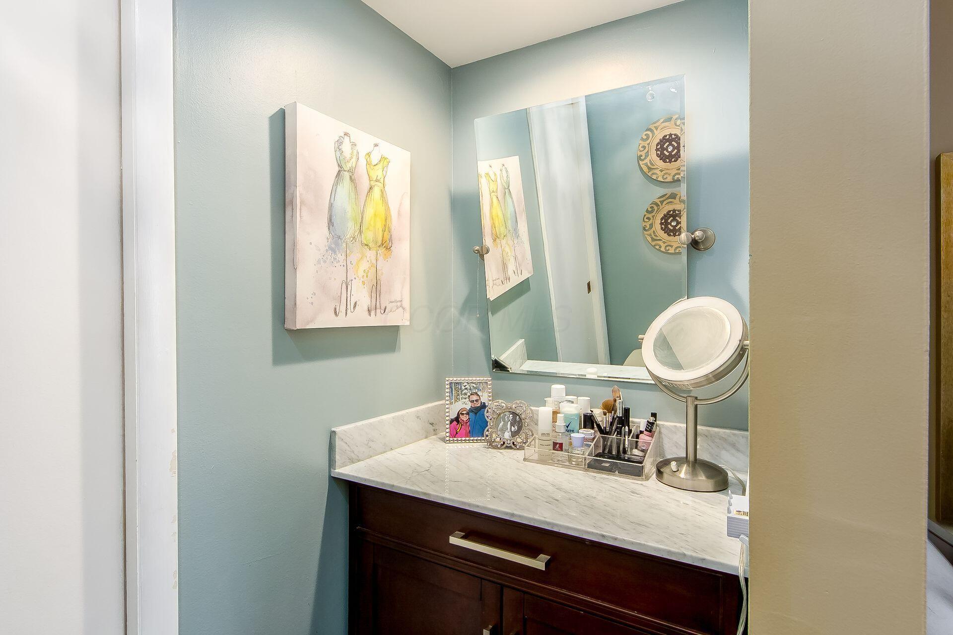 108 E Dublin Granville Road, 12