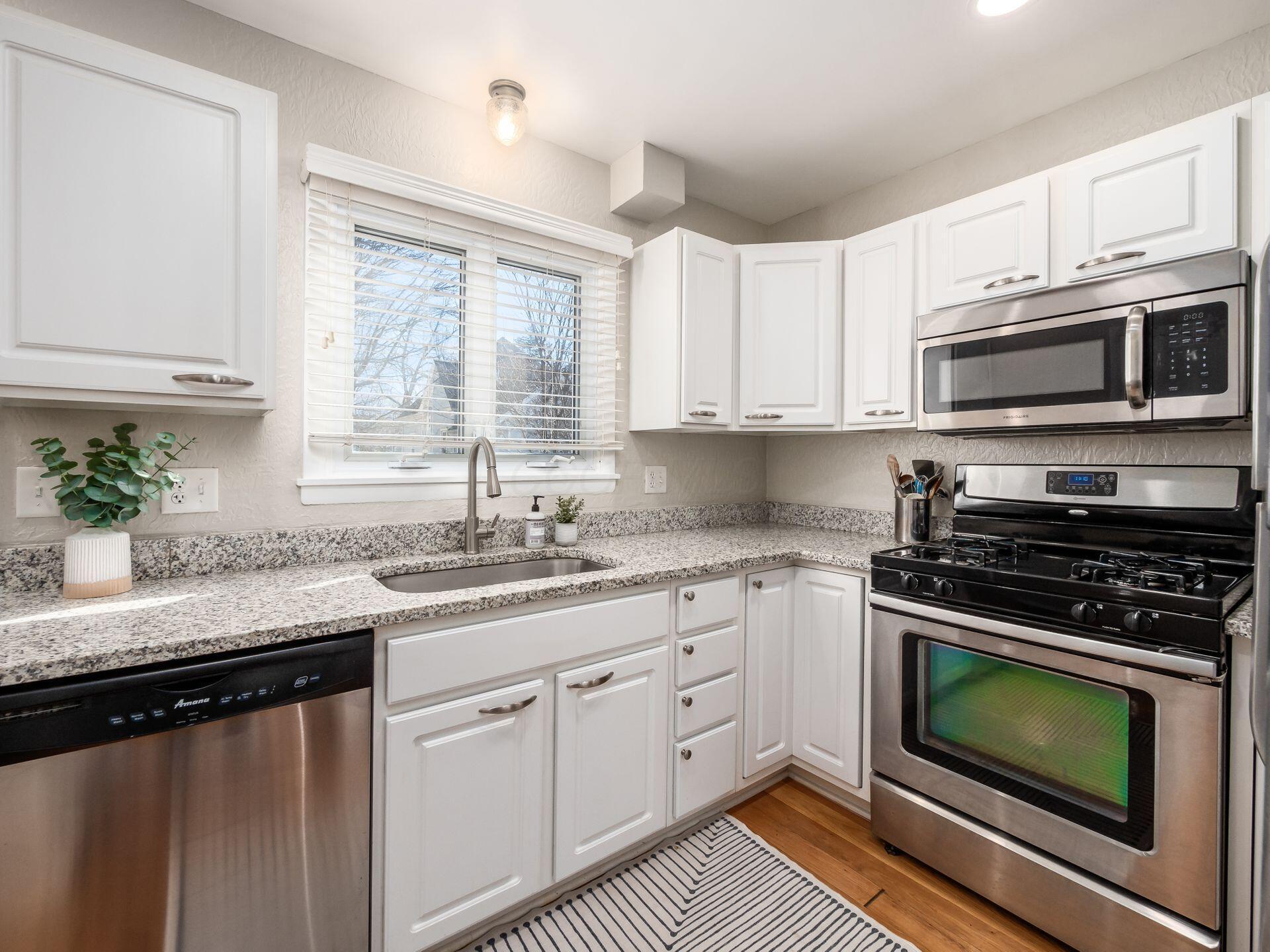 108 E Dublin Granville Road, 12