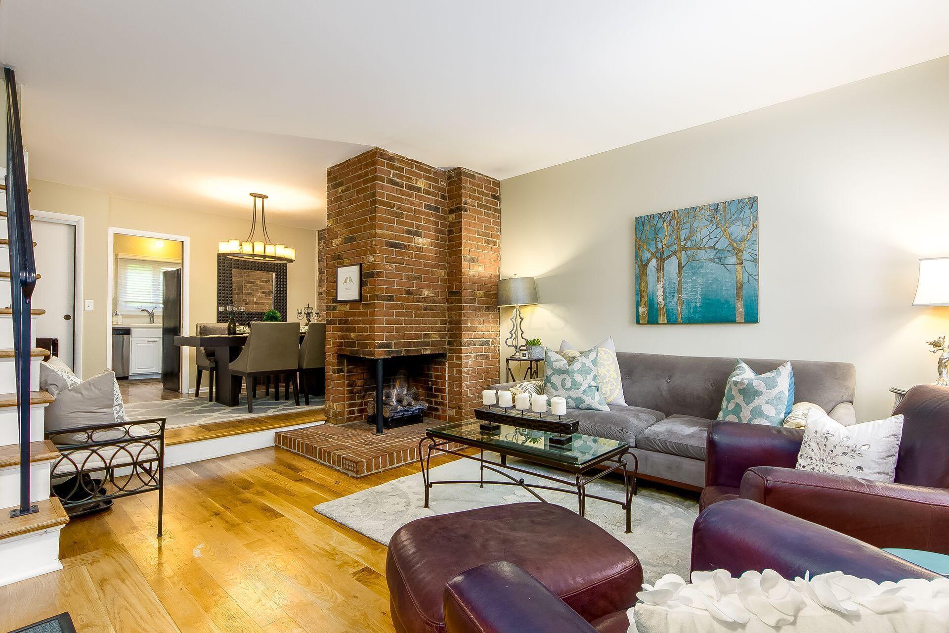 108 E Dublin Granville Road, 12