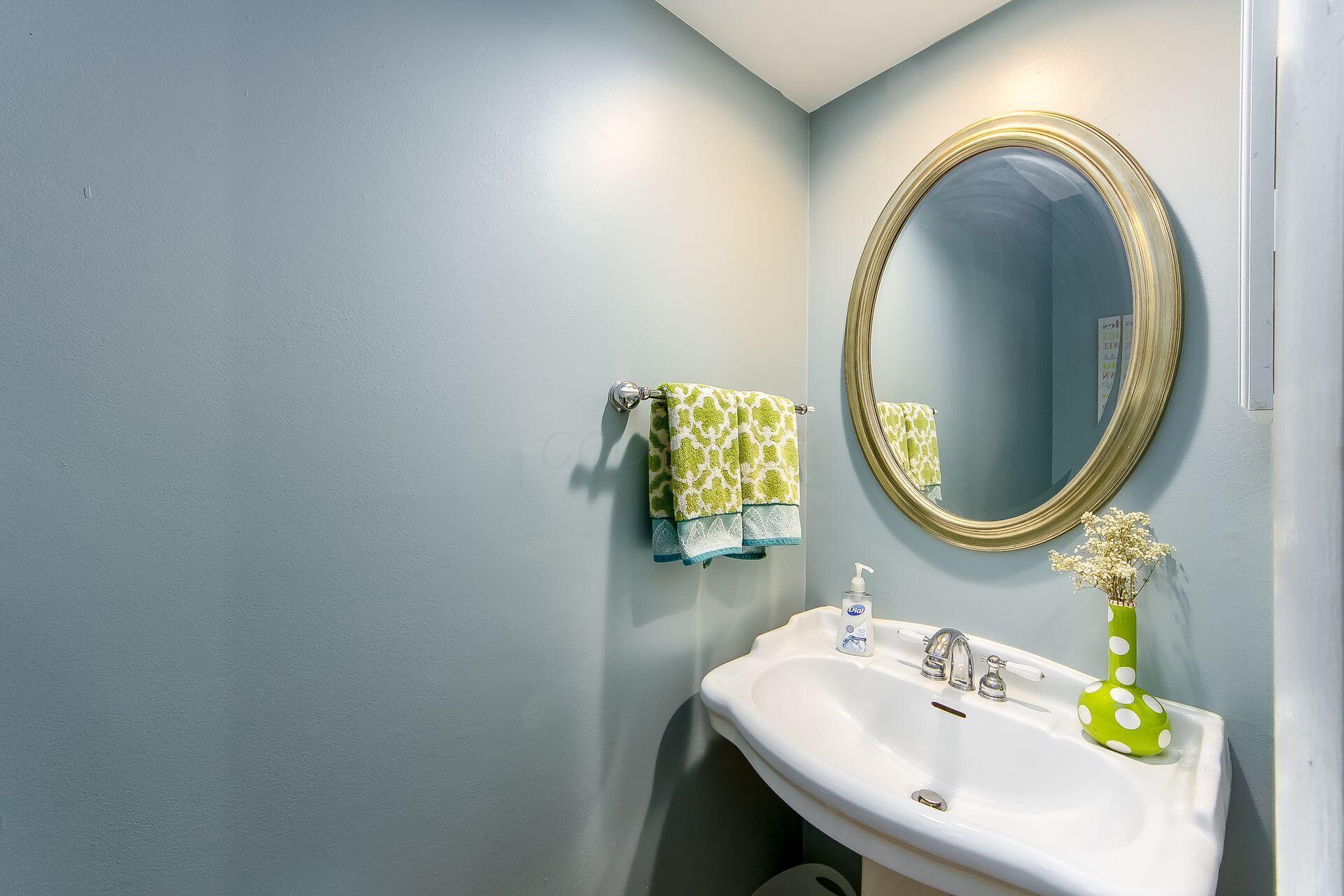 108 E Dublin Granville Road, 12