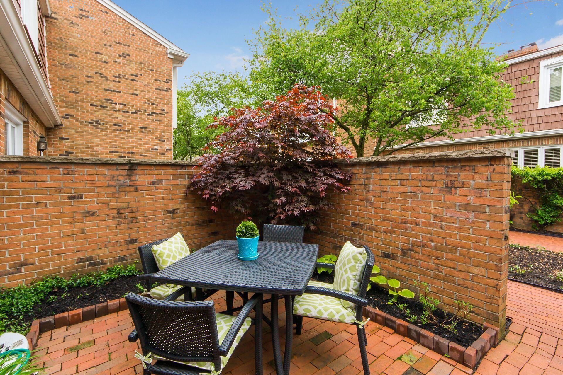 108 E Dublin Granville Road, 12