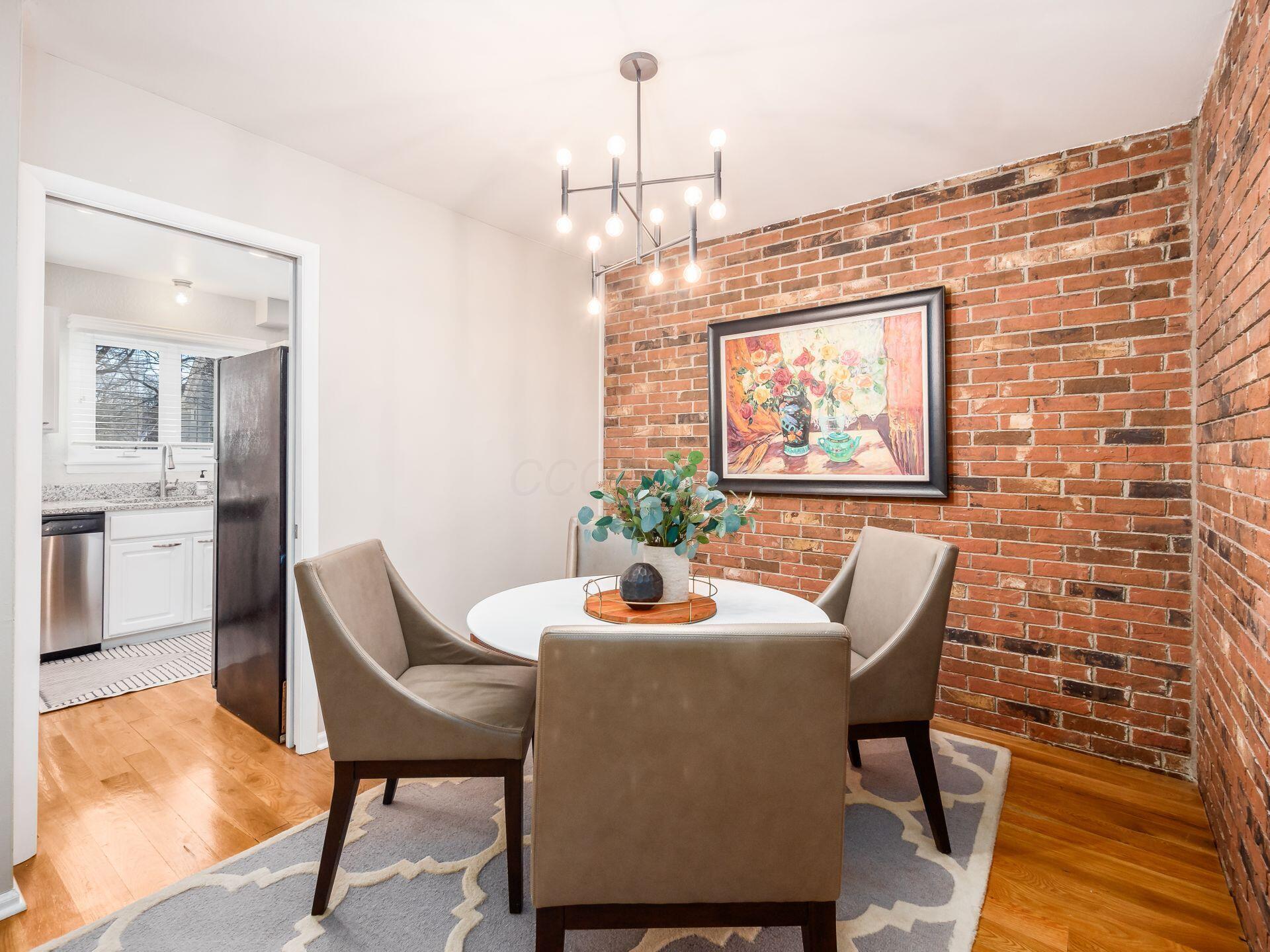 108 E Dublin Granville Road, 12