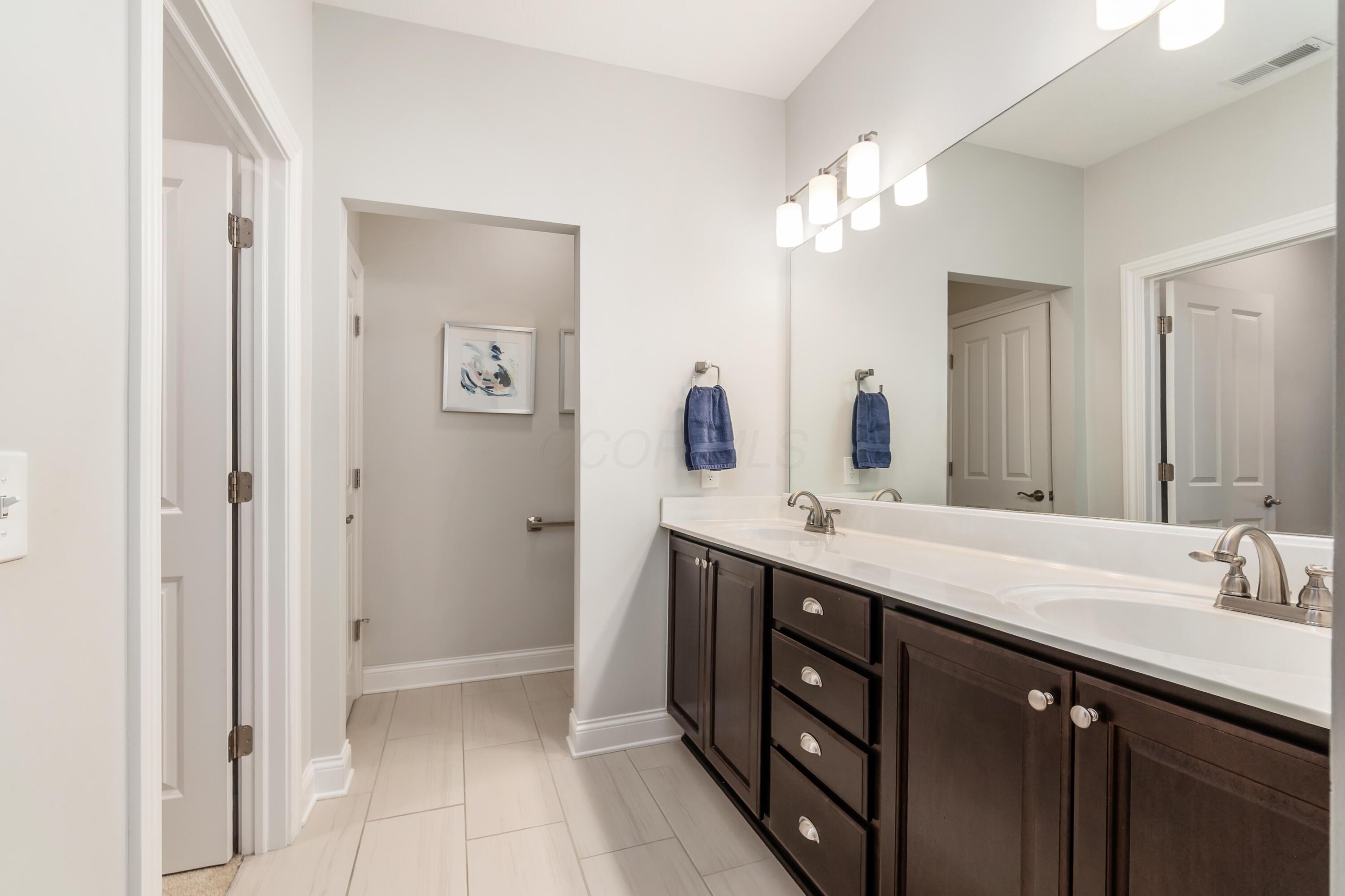 3836 Woodbury Landing