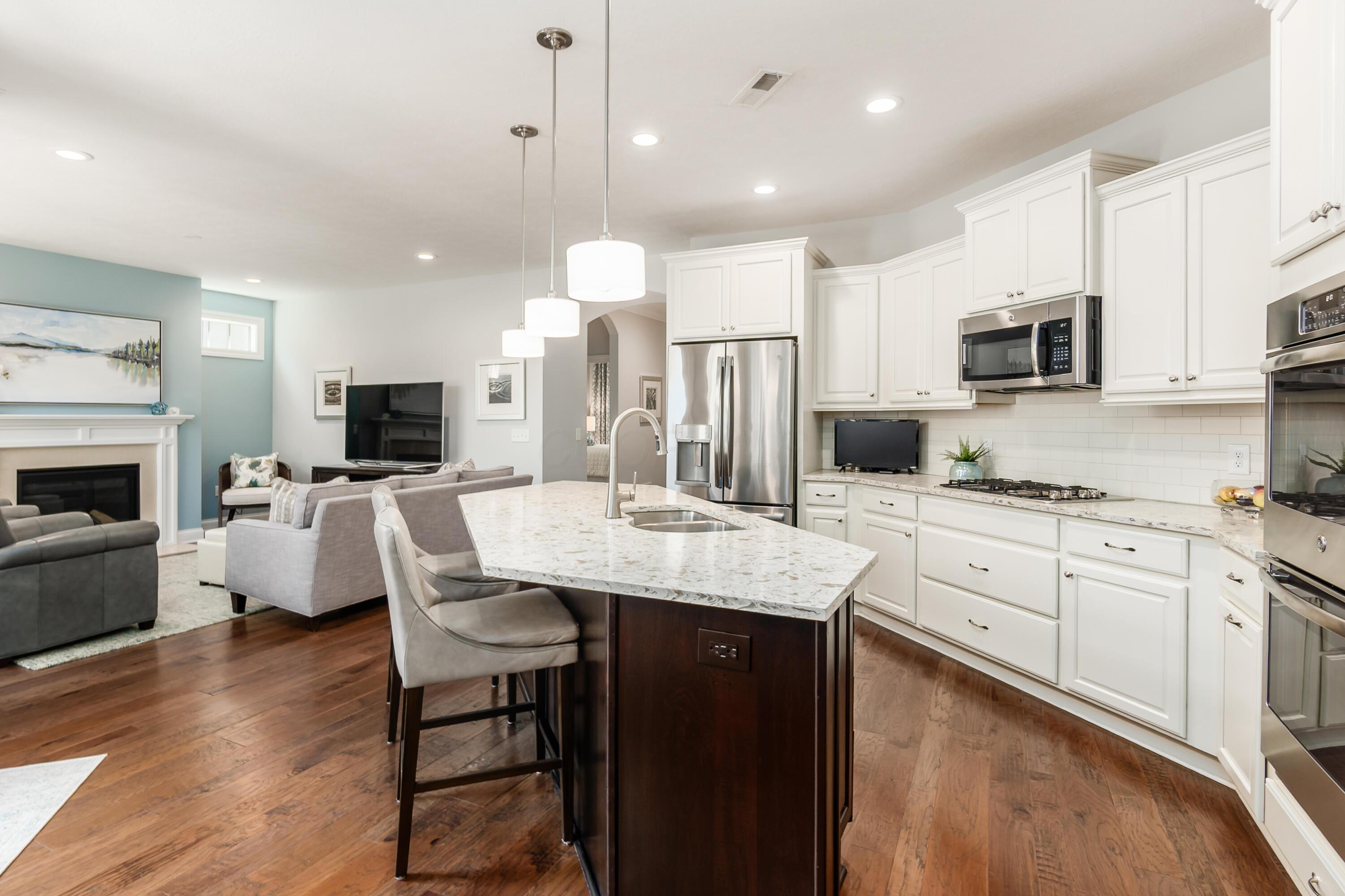3836 Woodbury Landing