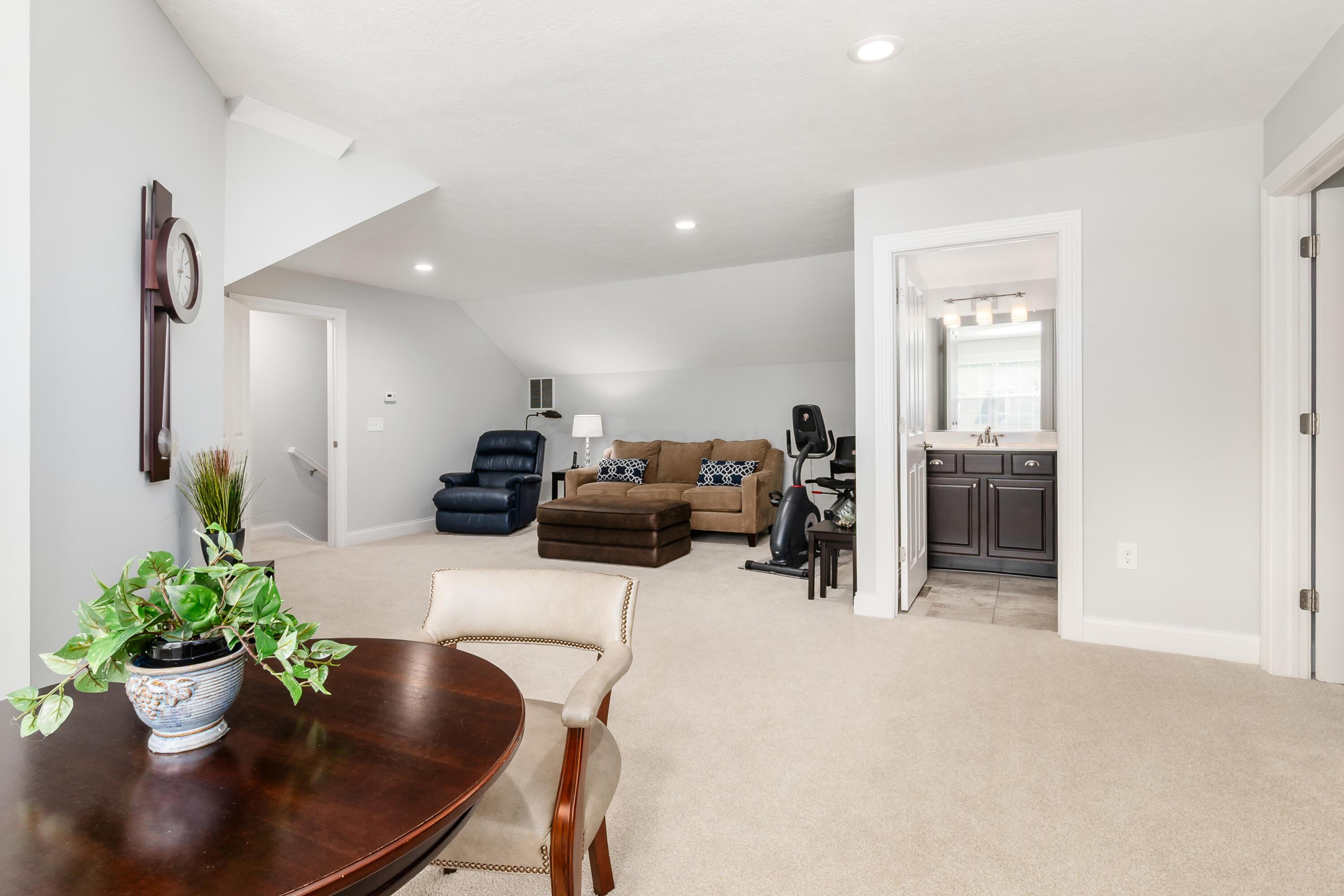 3836 Woodbury Landing