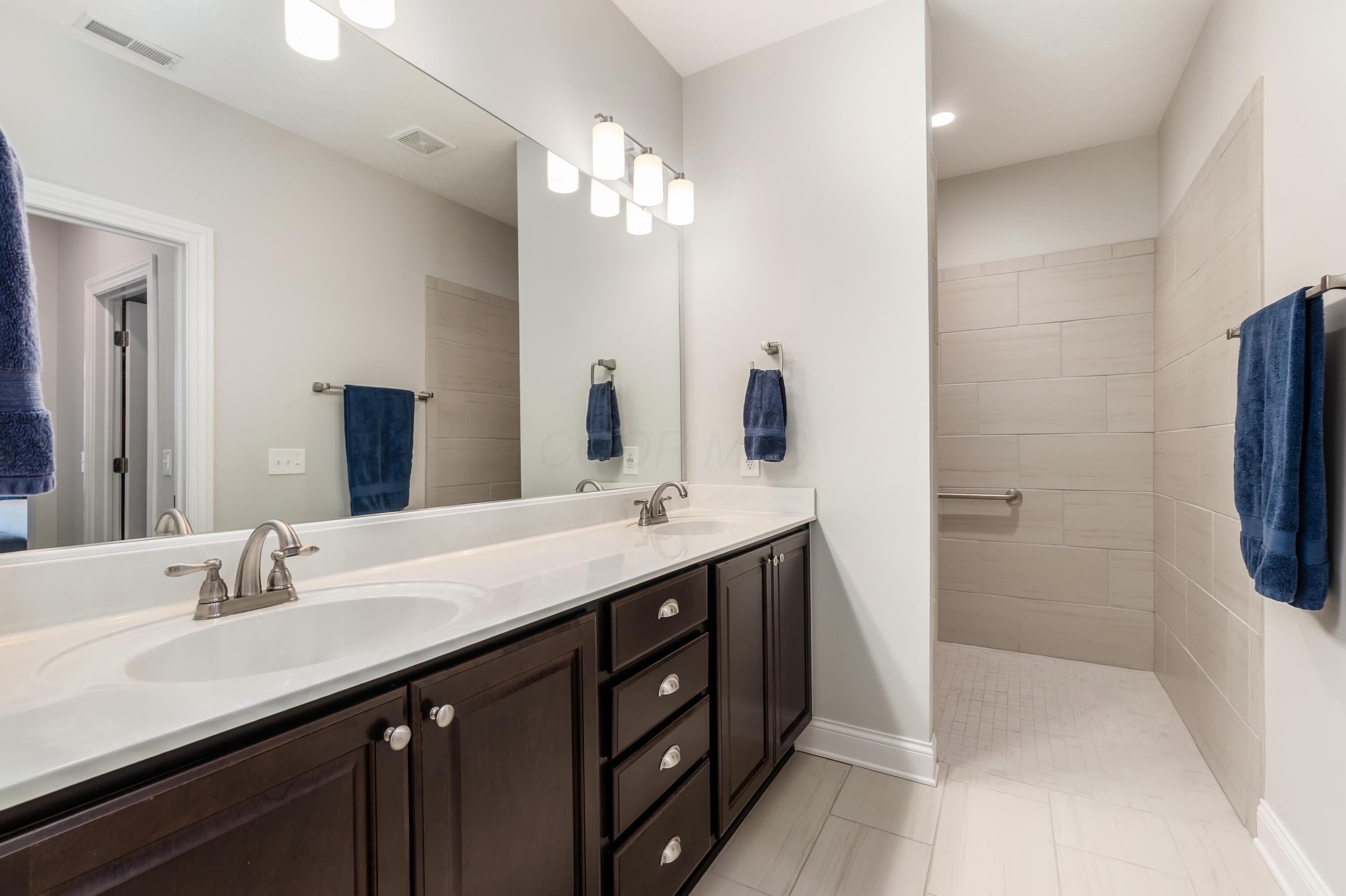 3836 Woodbury Landing