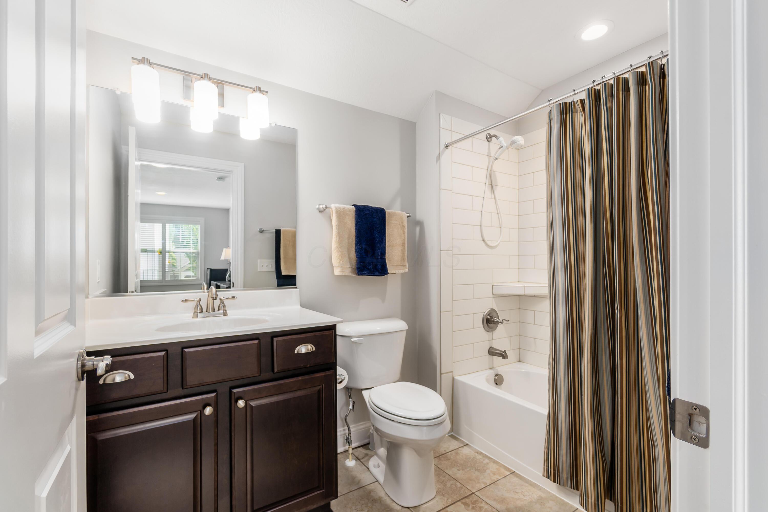 3836 Woodbury Landing