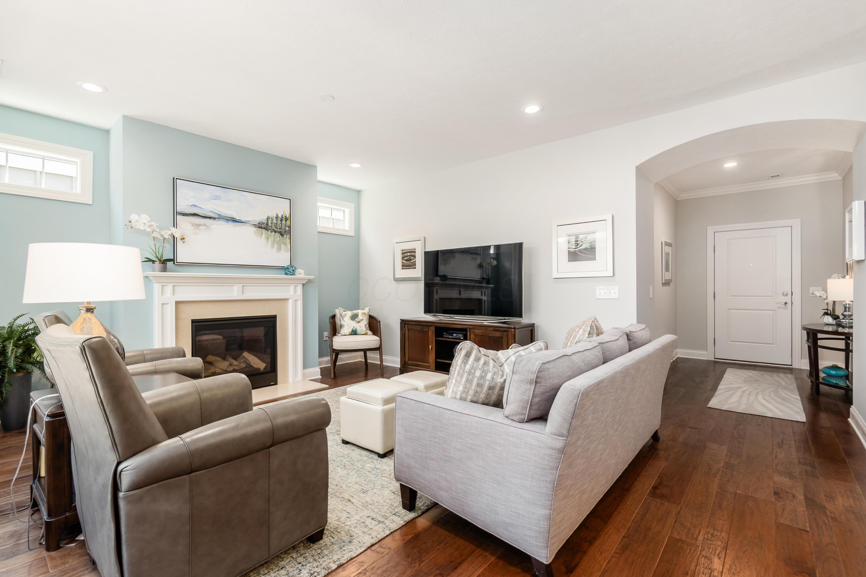 3836 Woodbury Landing