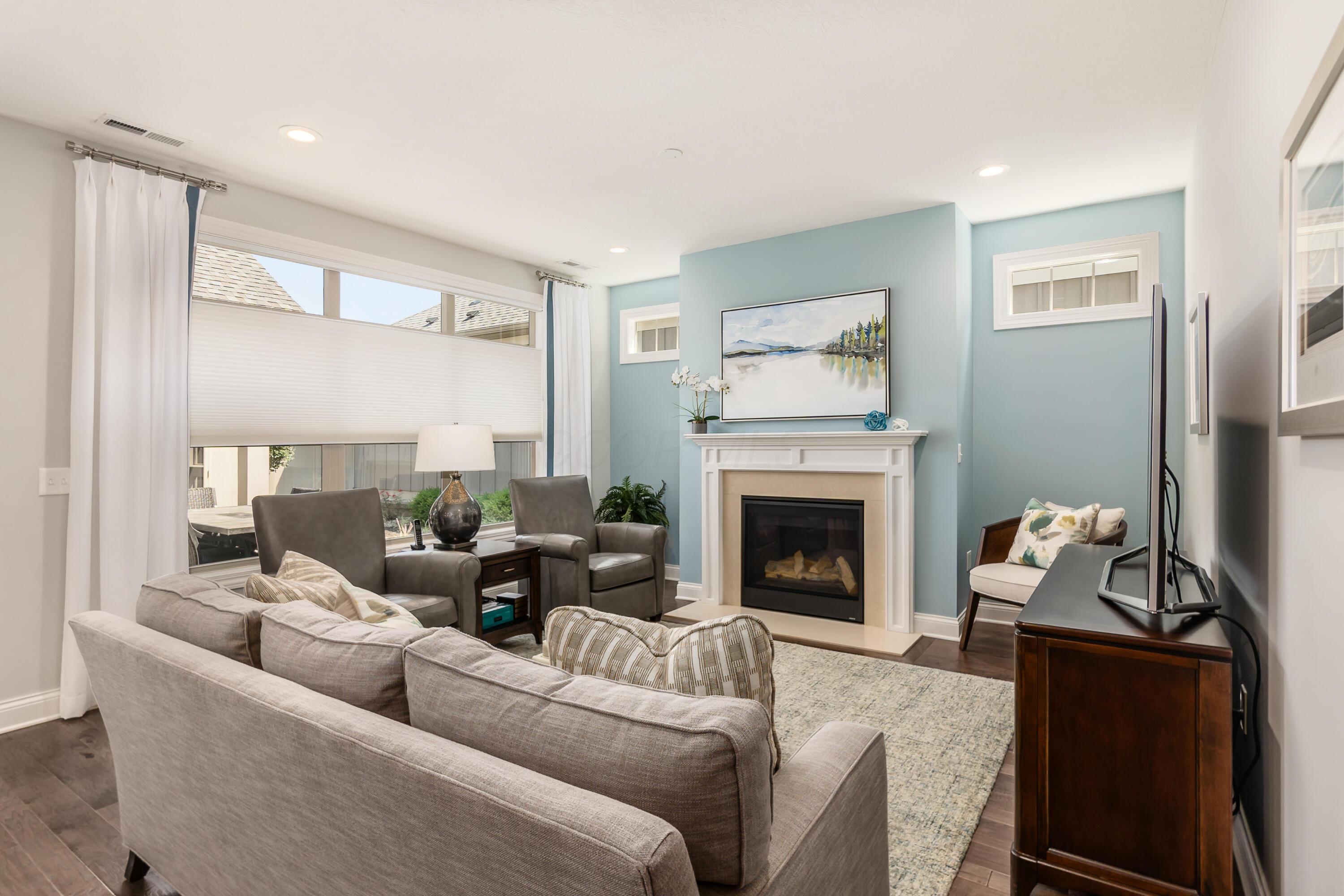 3836 Woodbury Landing