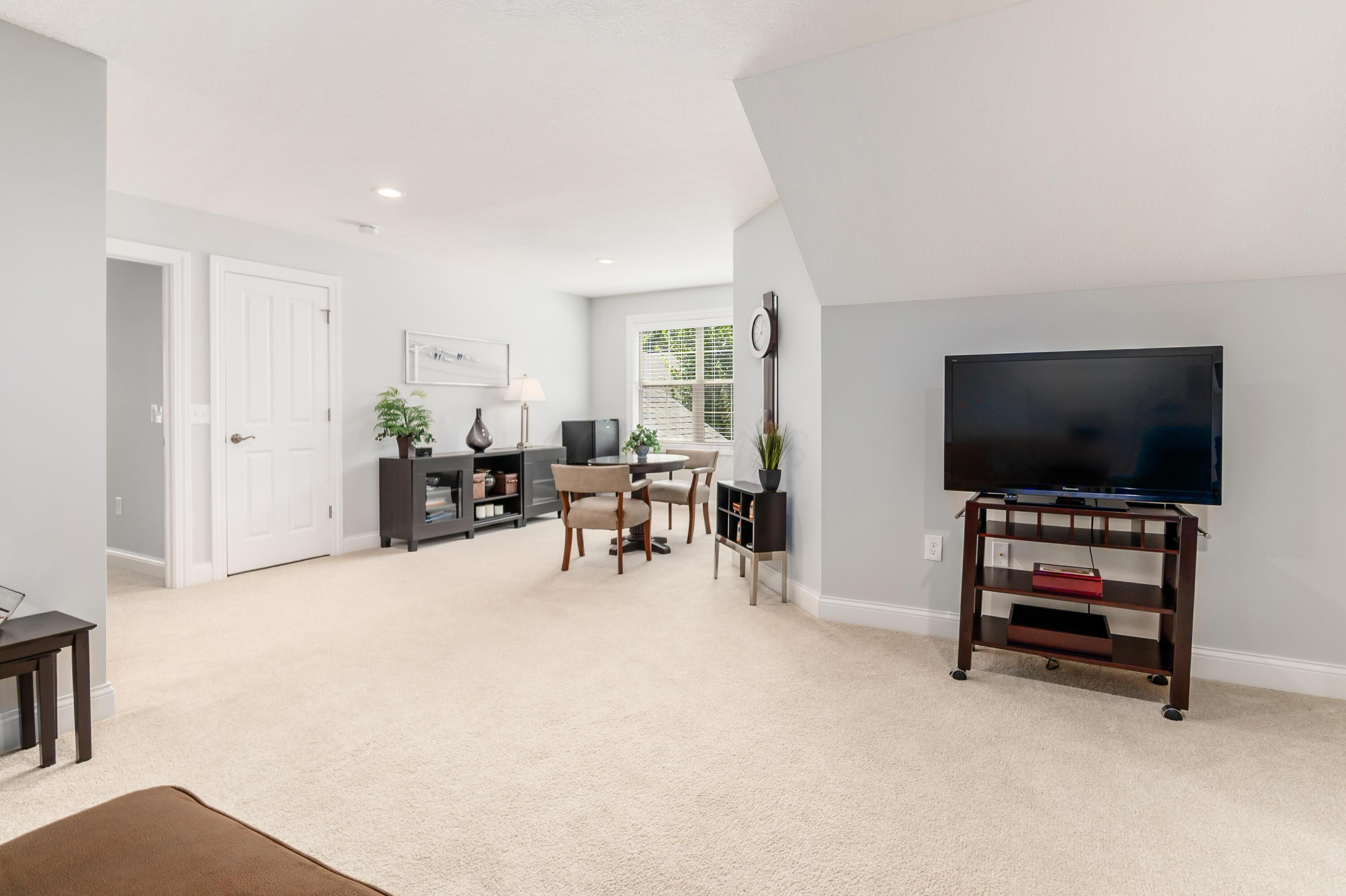 3836 Woodbury Landing