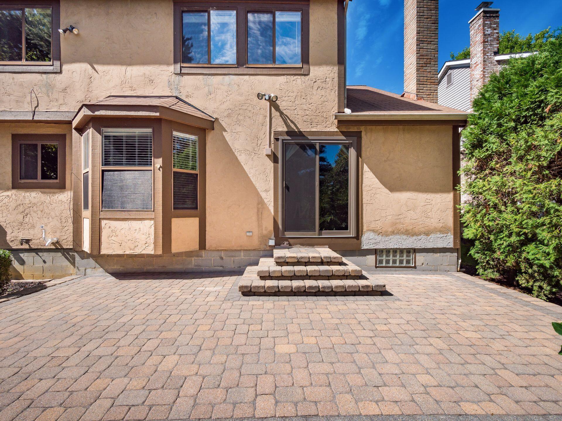 1505 Eastmeadow Place