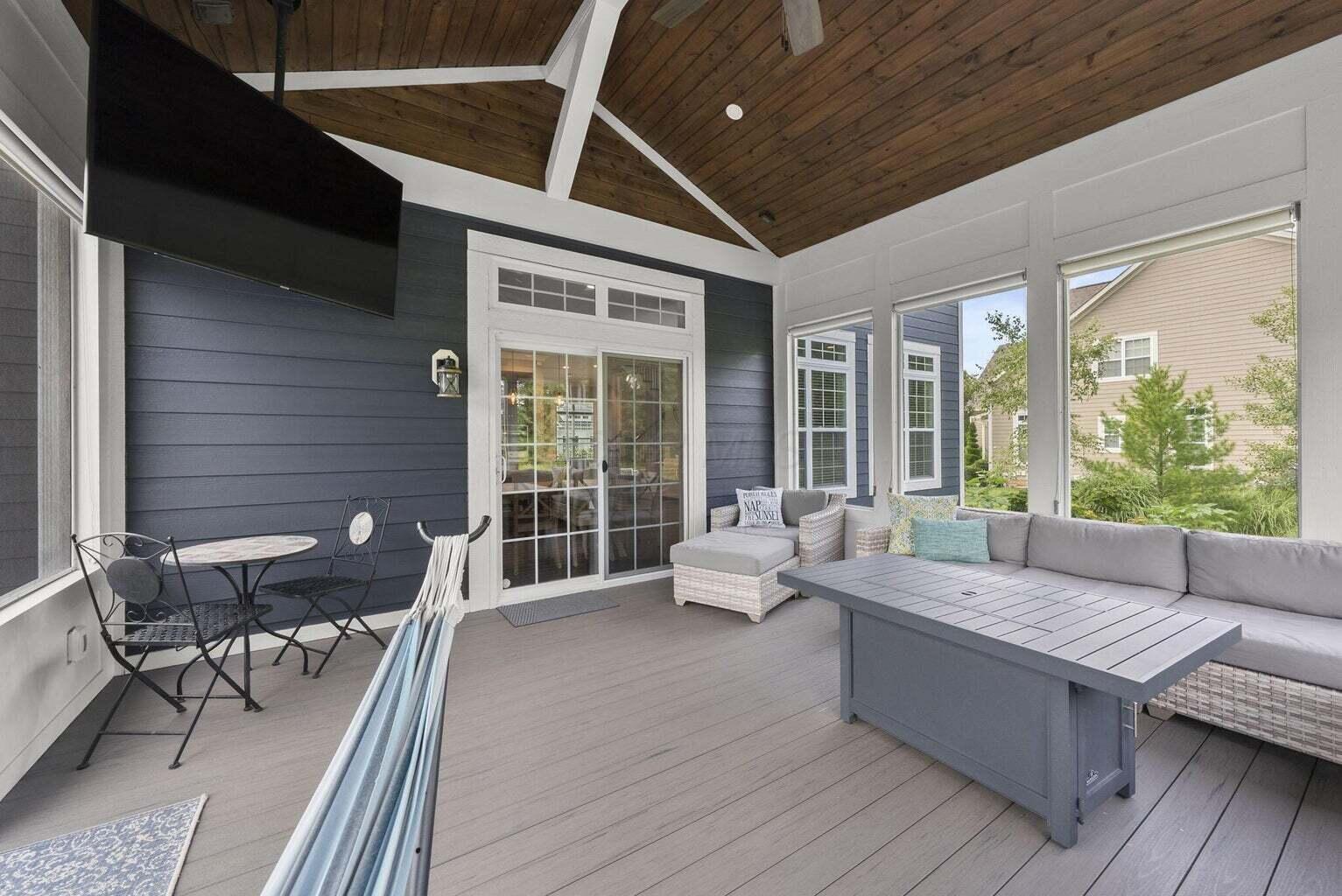 2896 Sandycombe Drive