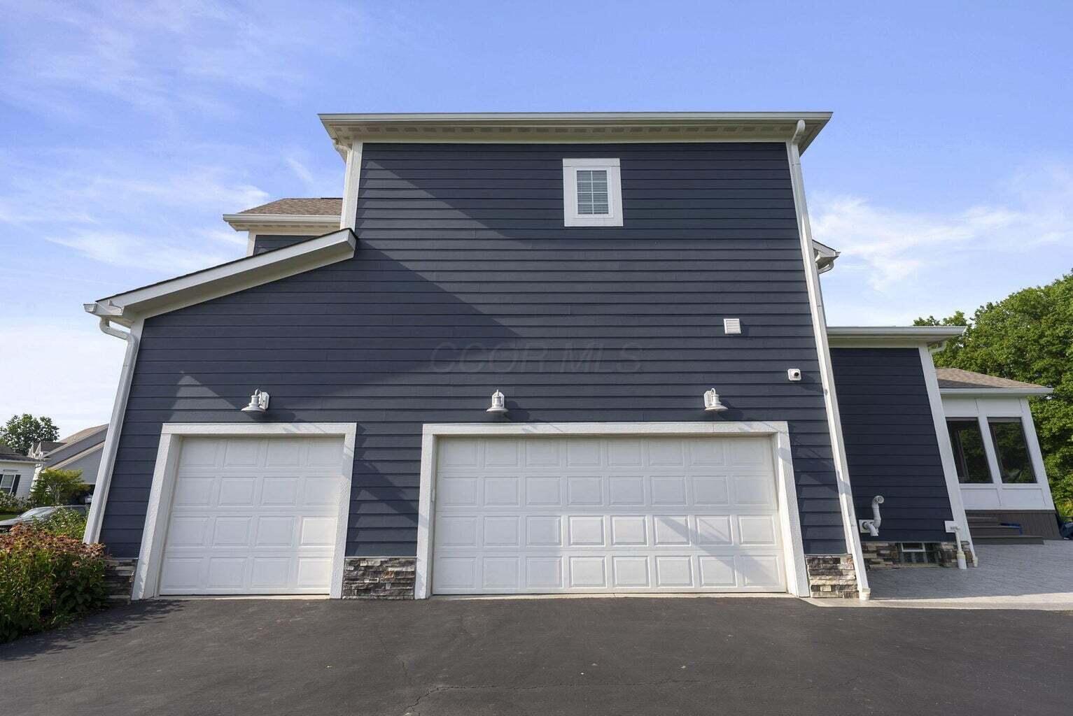 2896 Sandycombe Drive