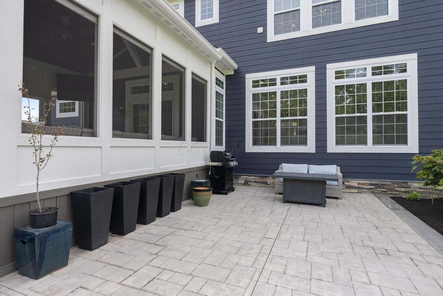 2896 Sandycombe Drive