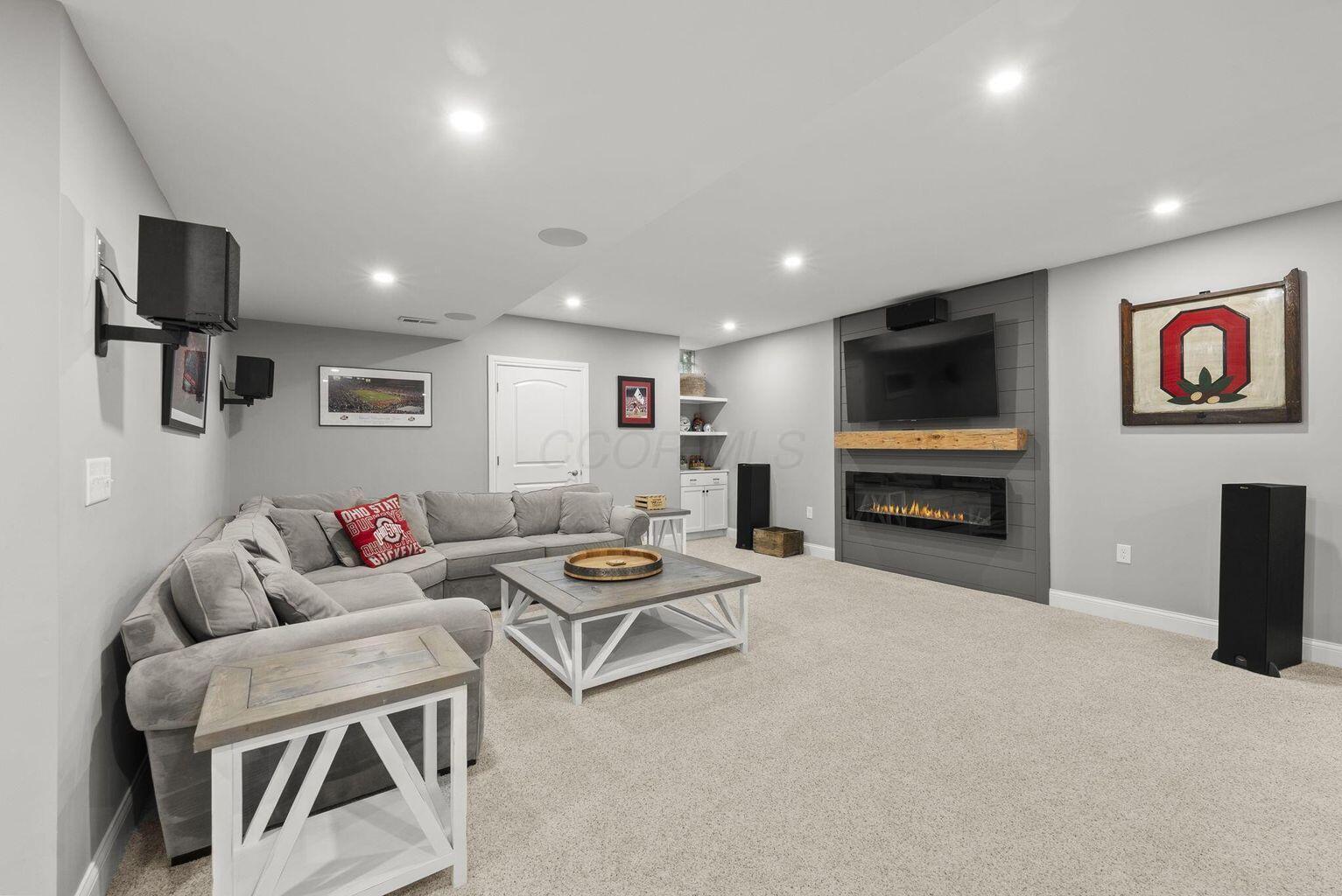 2896 Sandycombe Drive