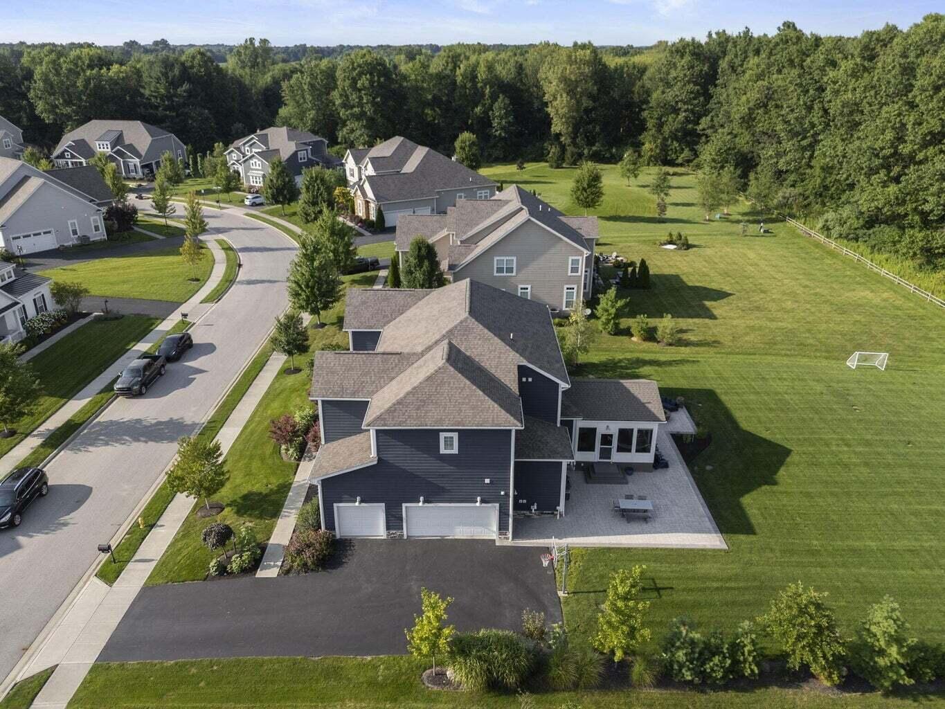 2896 Sandycombe Drive