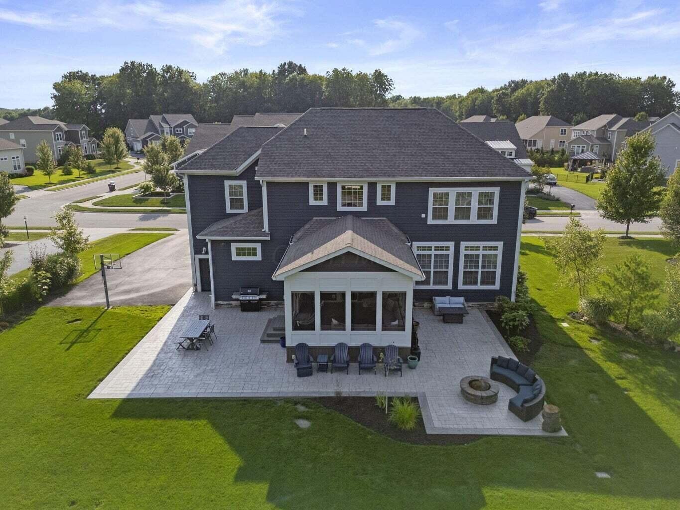 2896 Sandycombe Drive