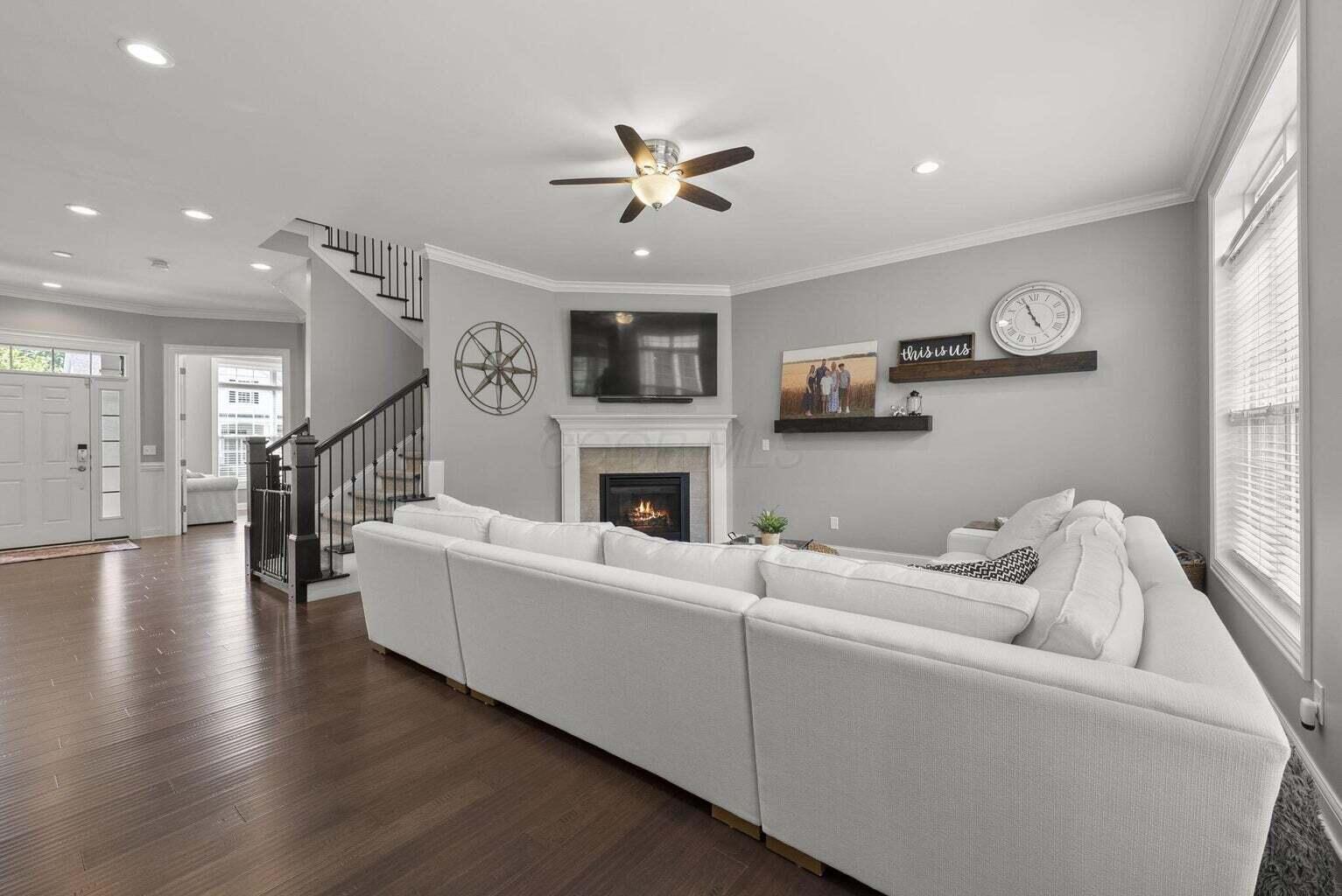 2896 Sandycombe Drive