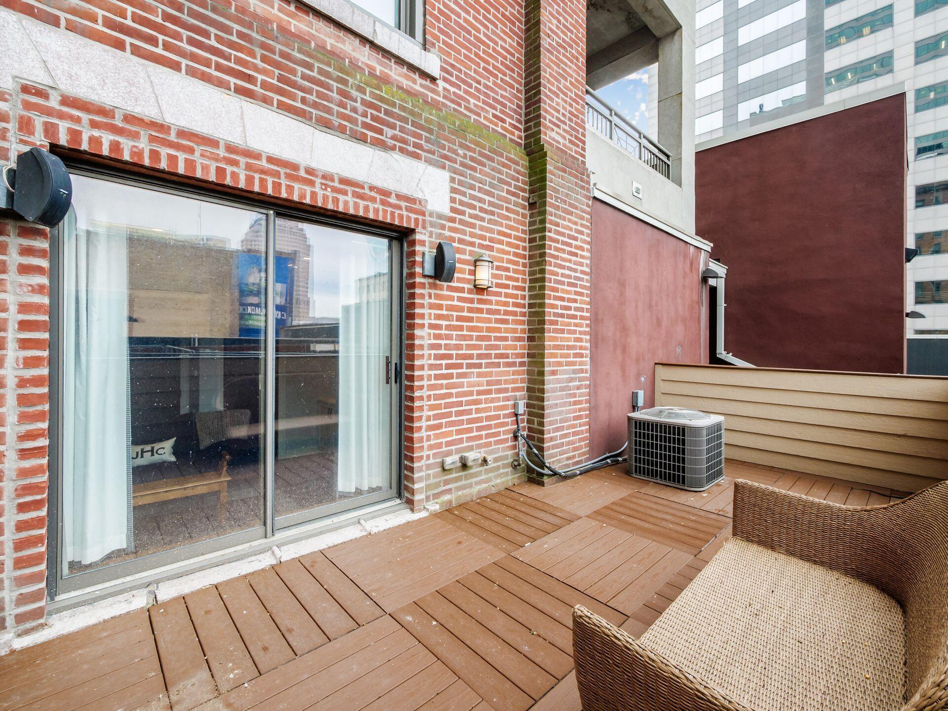 8 E Broad Street, 502