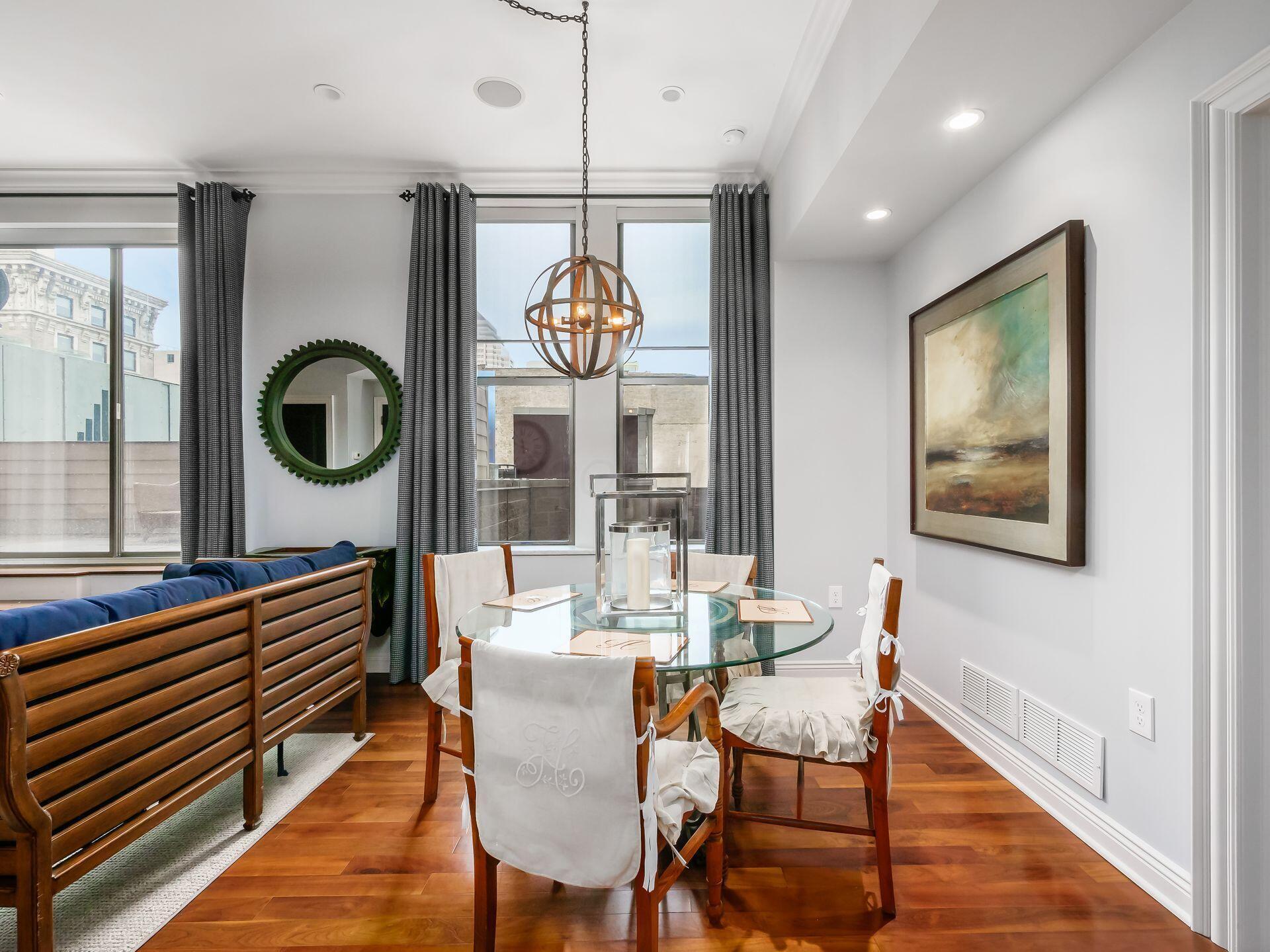 8 E Broad Street, 502