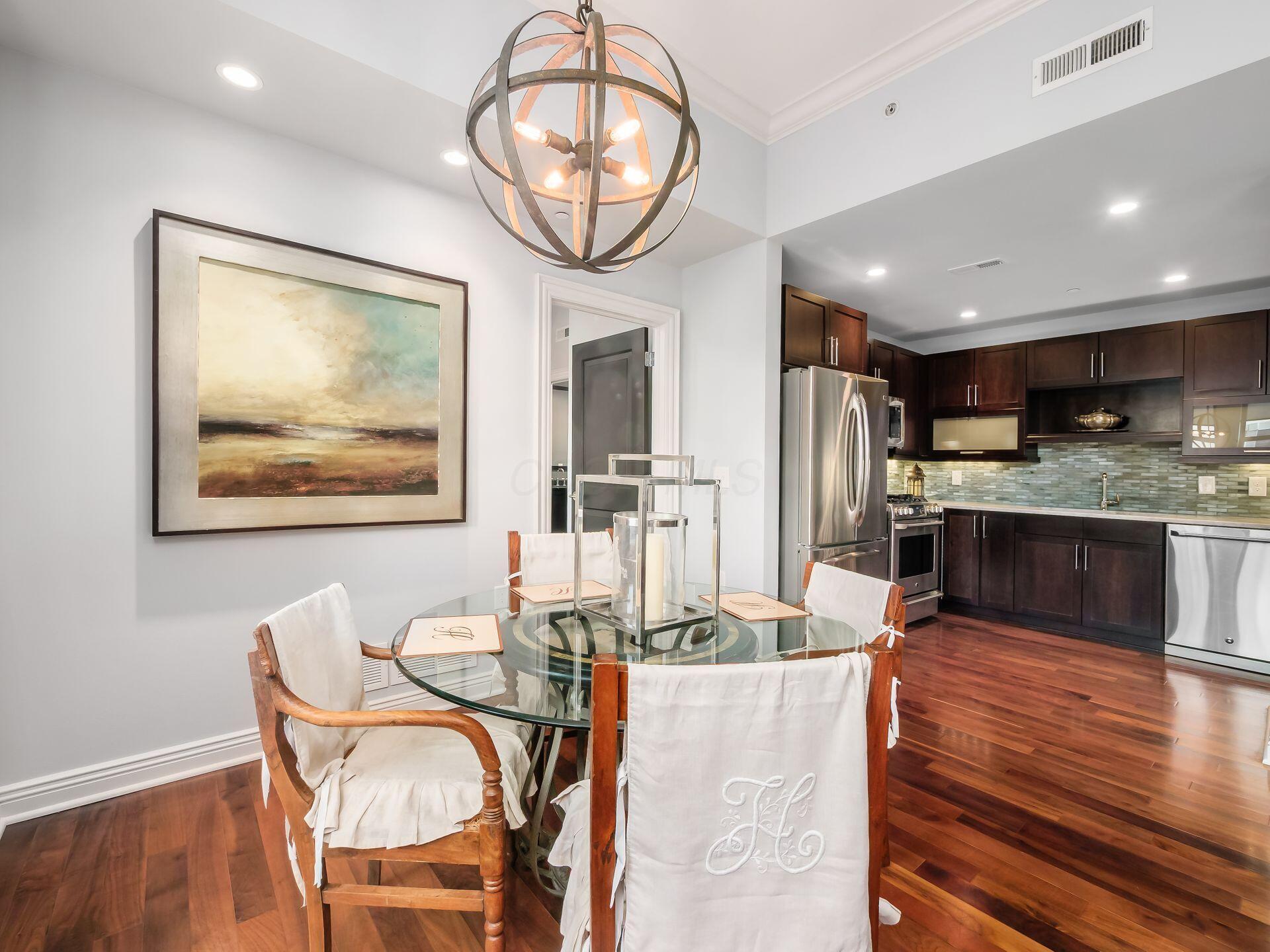 8 E Broad Street, 502