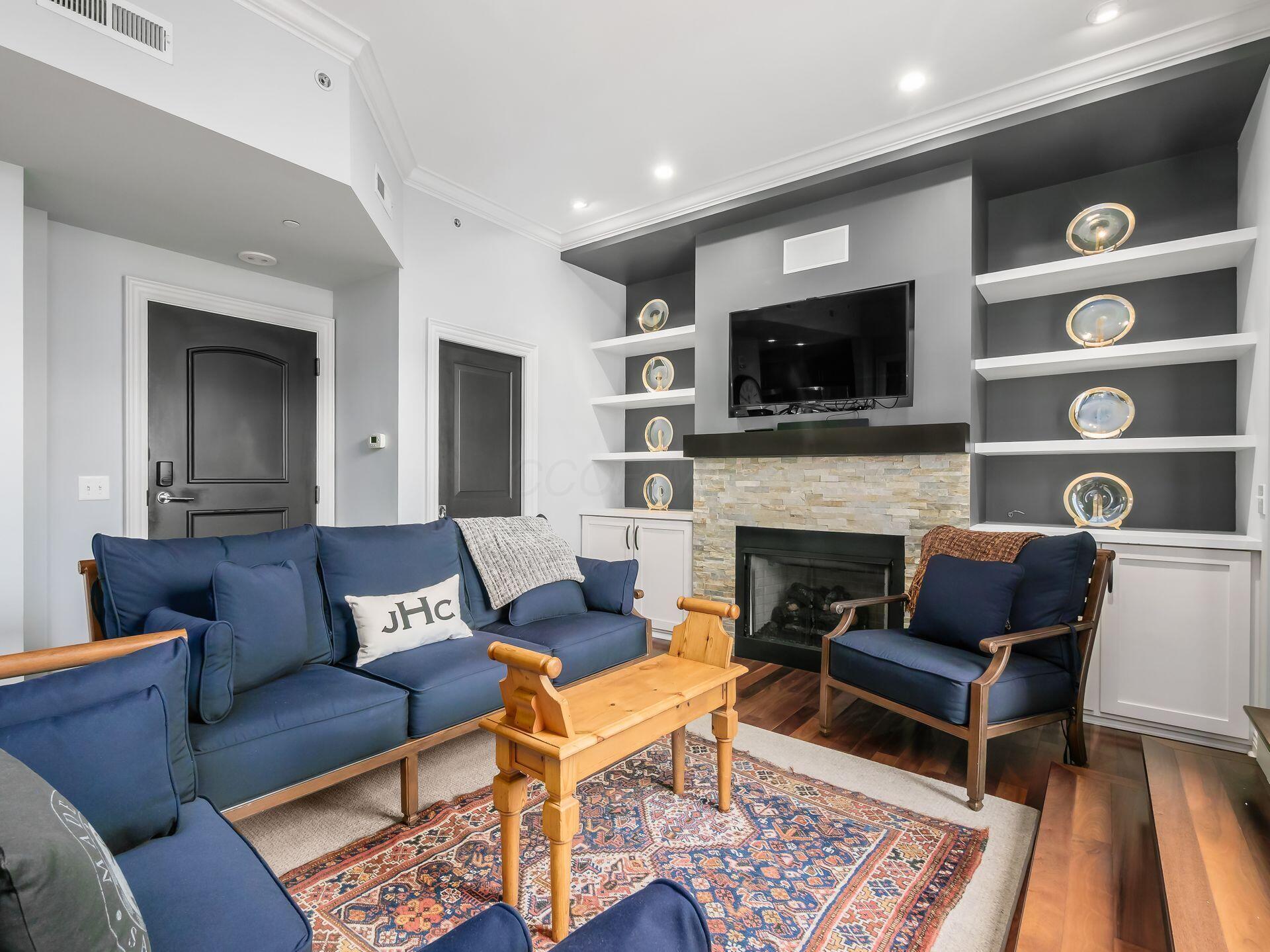 8 E Broad Street, 502