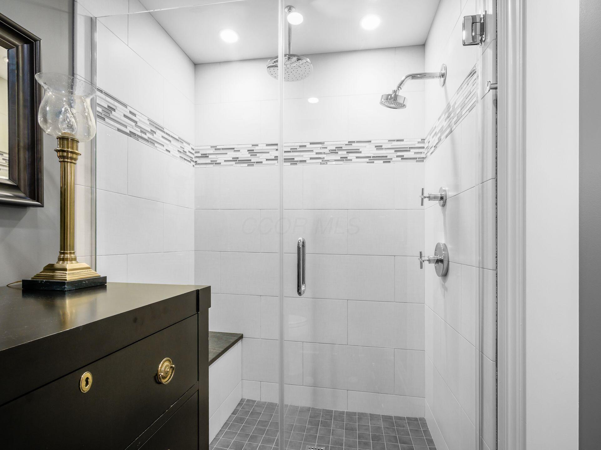 8 E Broad Street, 502