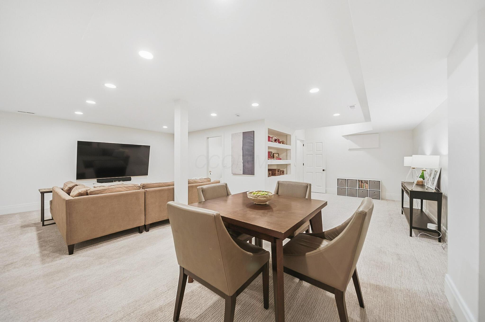 7599 N Goodrich Square