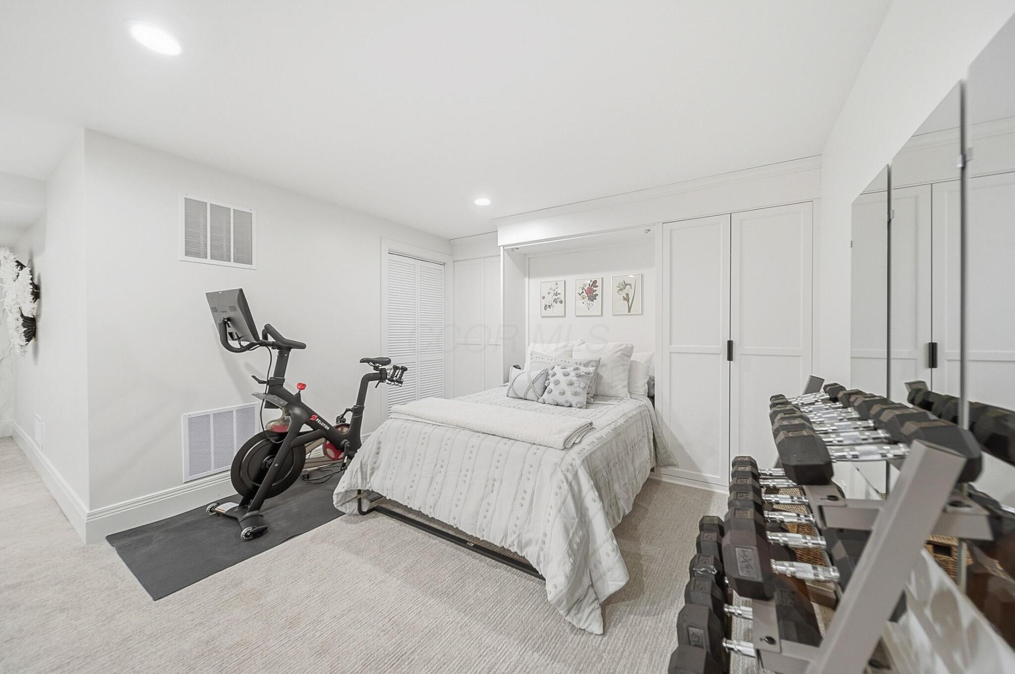 7599 N Goodrich Square