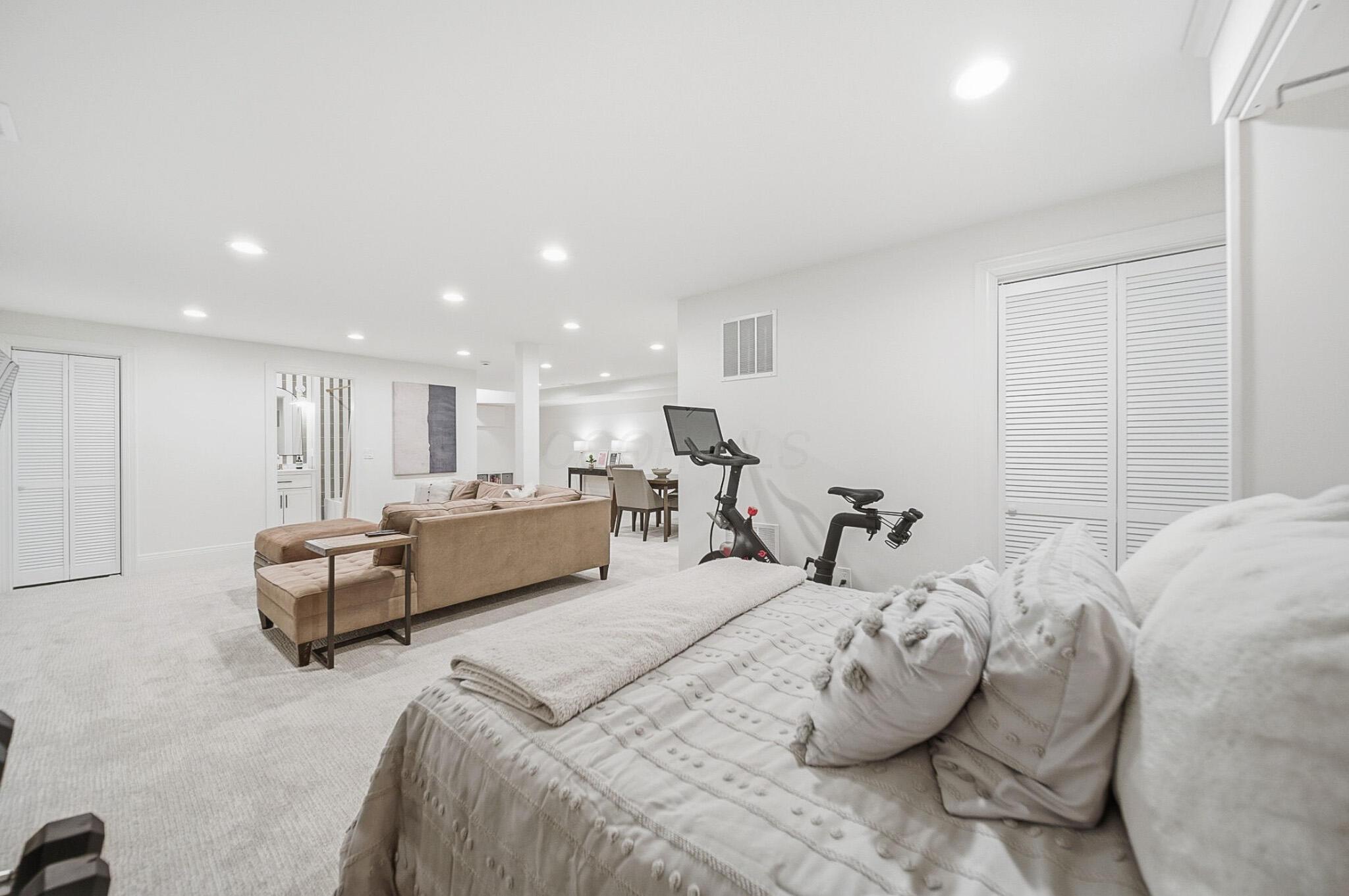 7599 N Goodrich Square