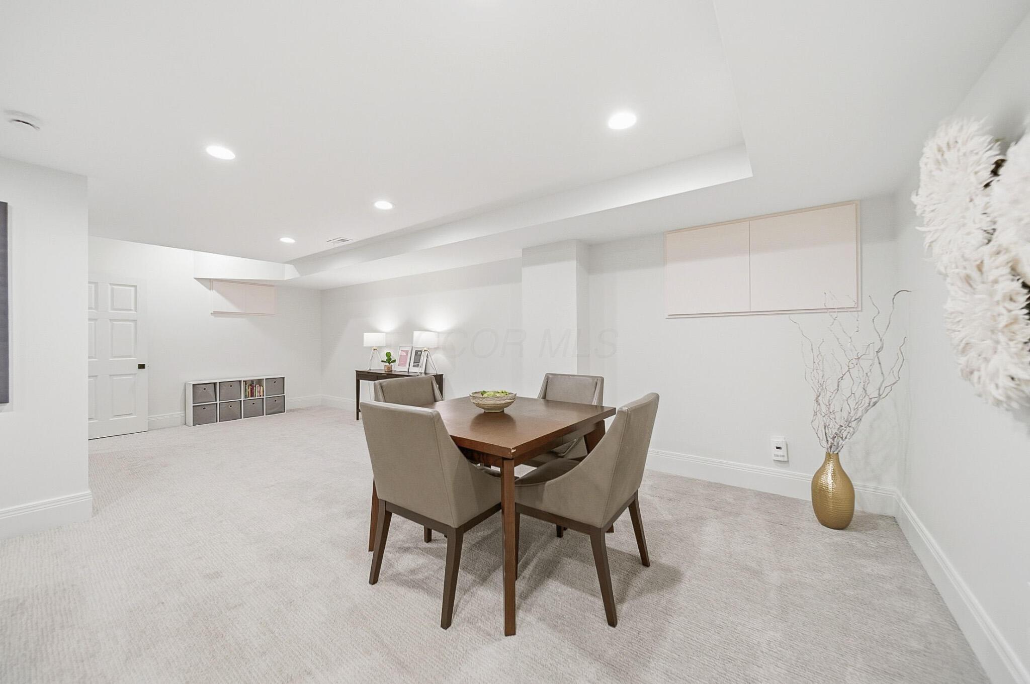 7599 N Goodrich Square