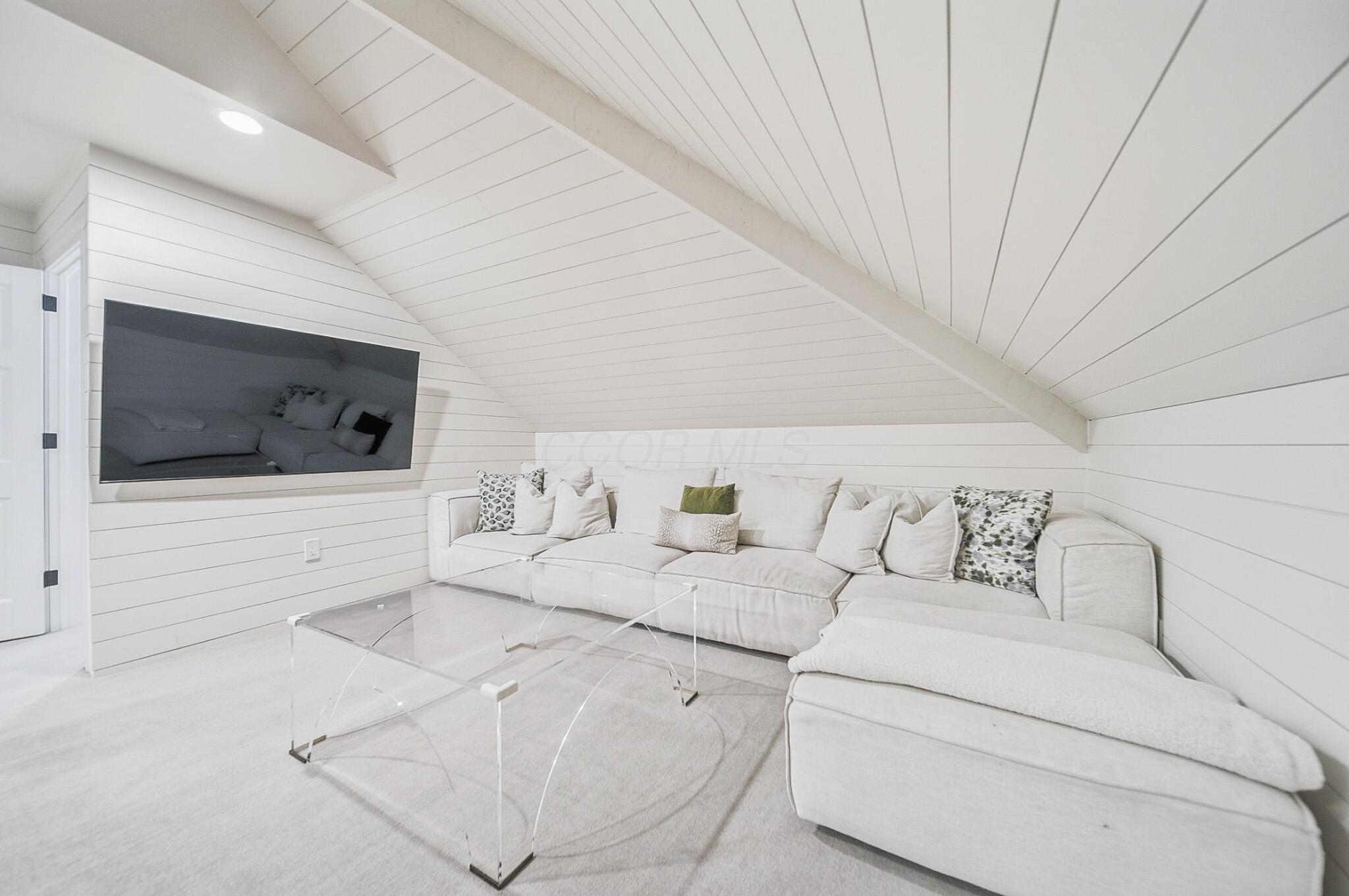 7599 N Goodrich Square