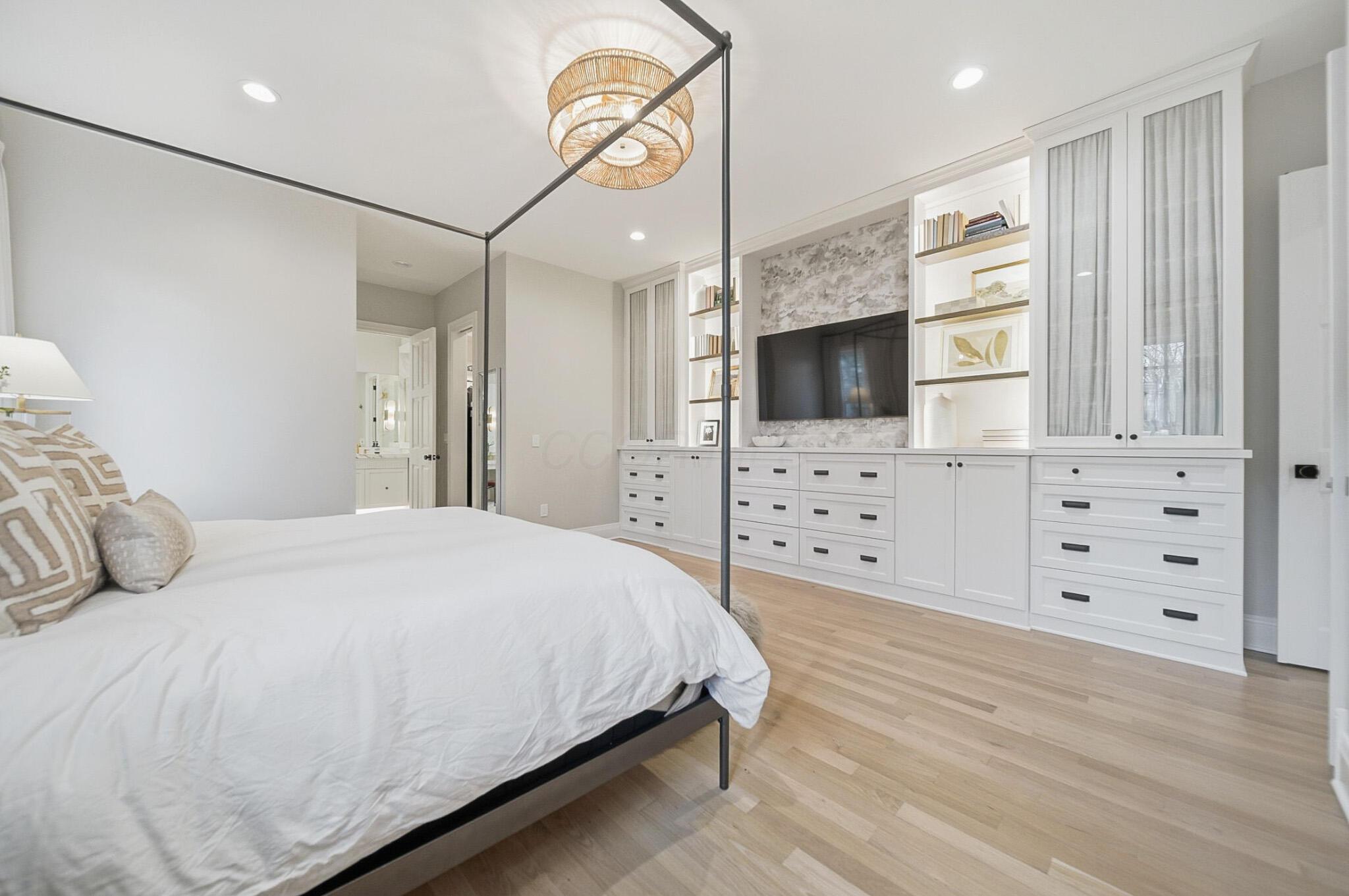 7599 N Goodrich Square