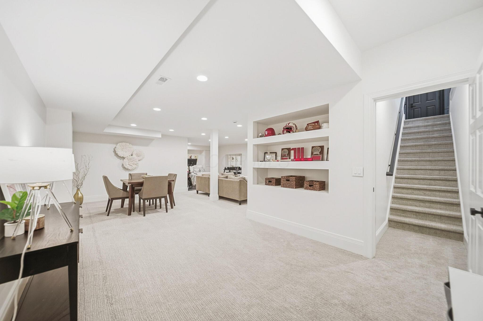 7599 N Goodrich Square