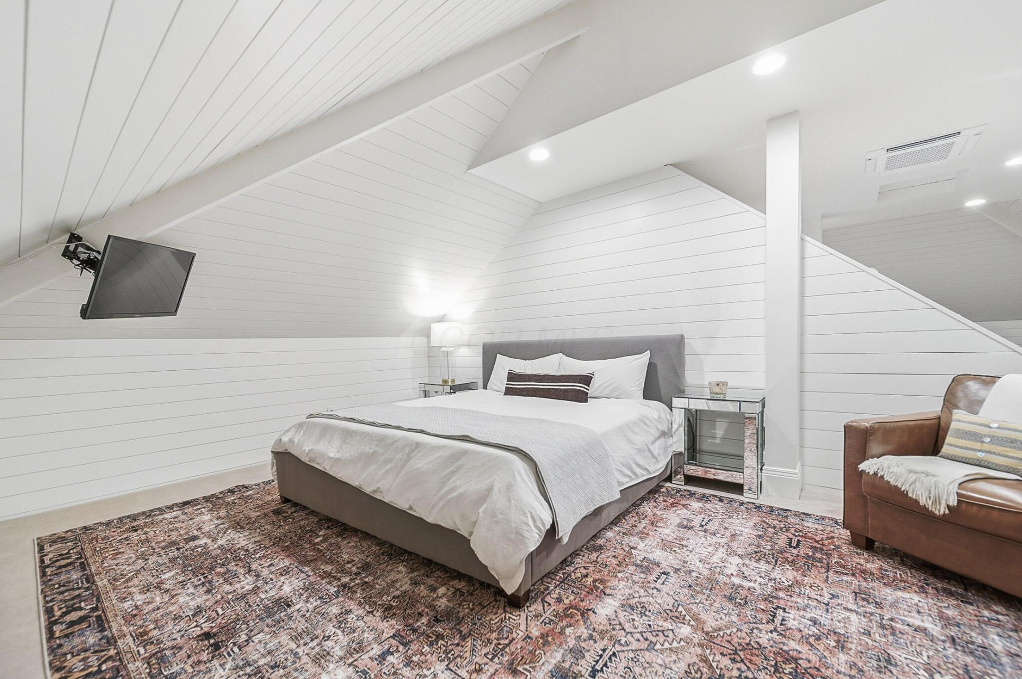 7599 N Goodrich Square