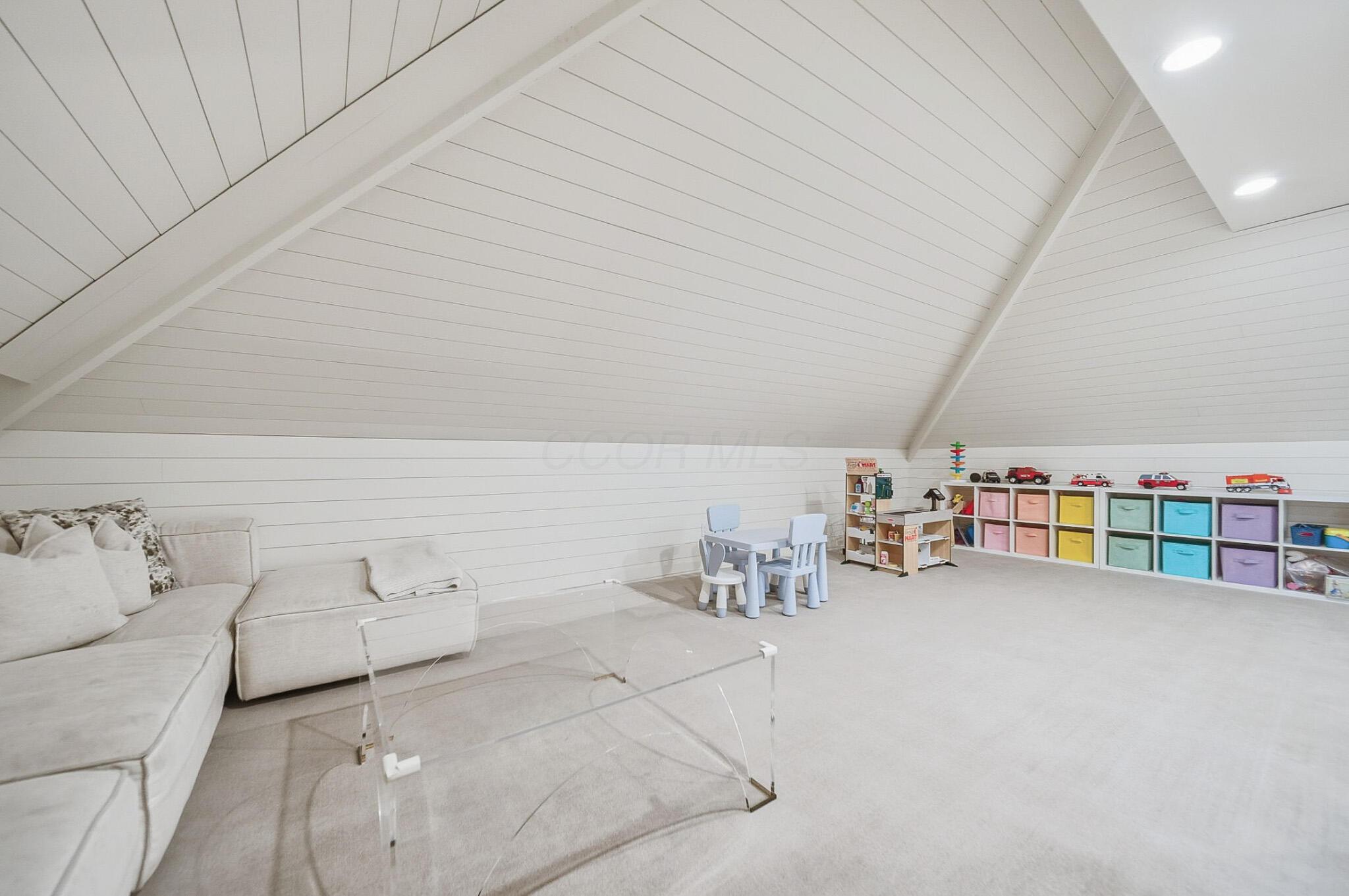 7599 N Goodrich Square