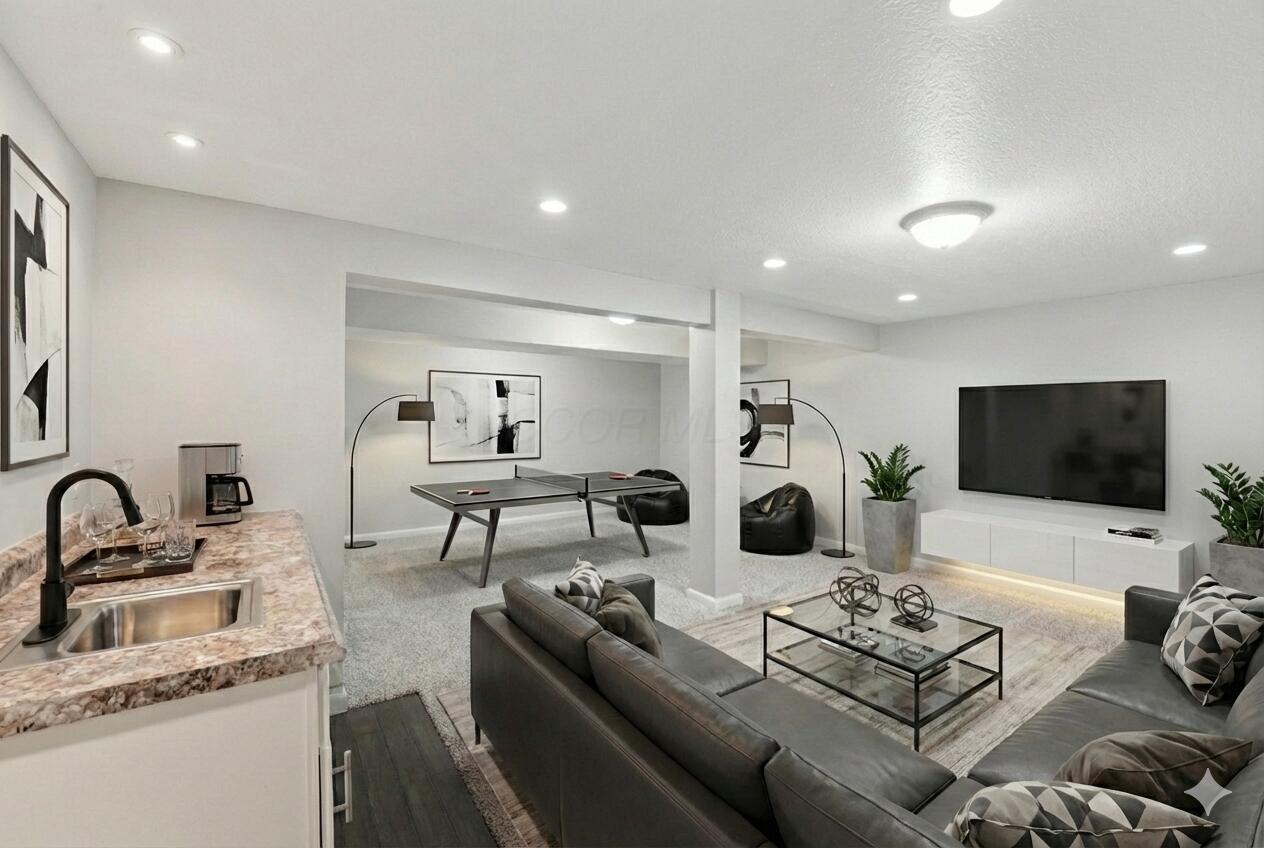 255 Woodside Drive SW