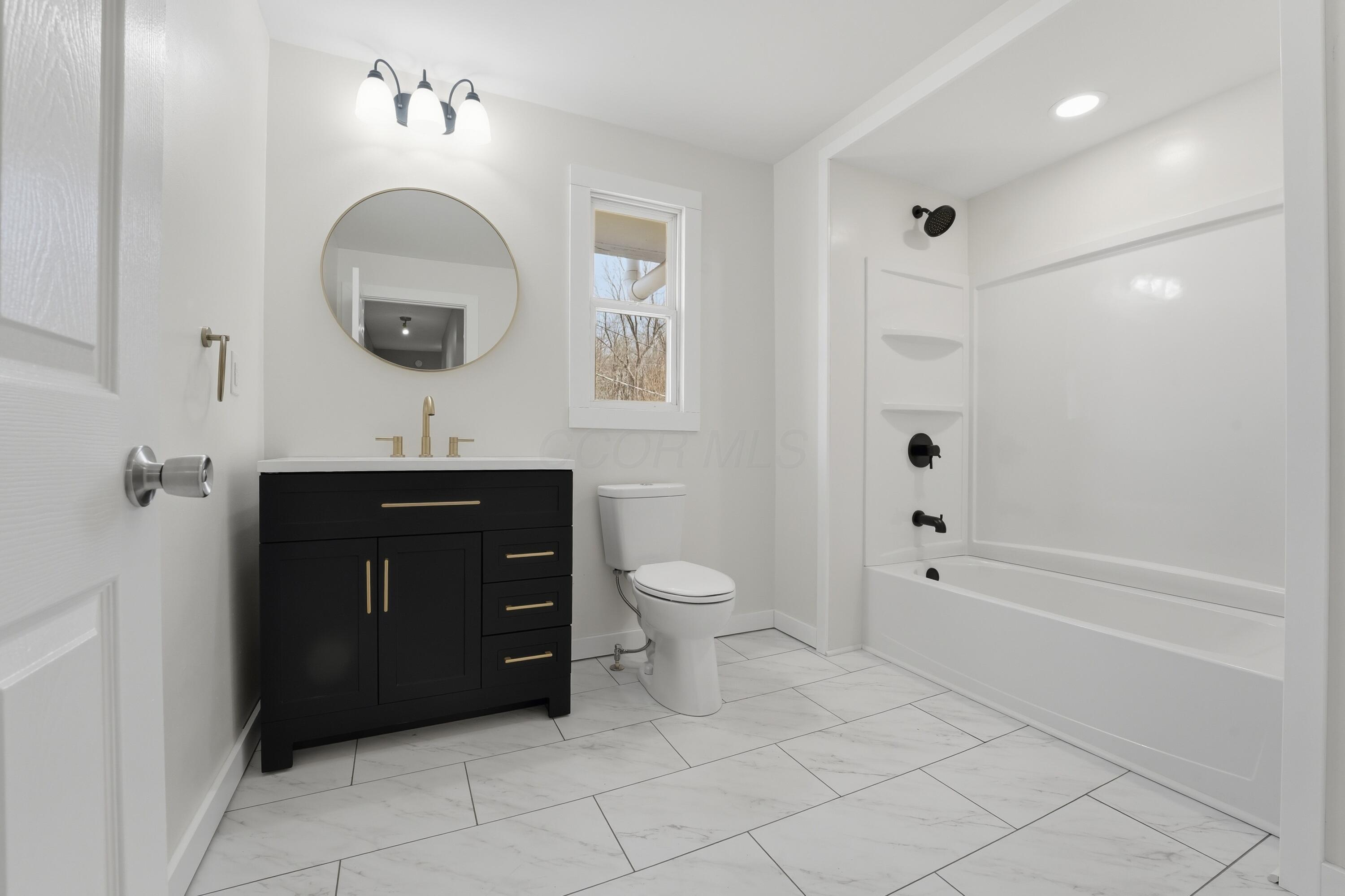 255 Woodside Drive SW