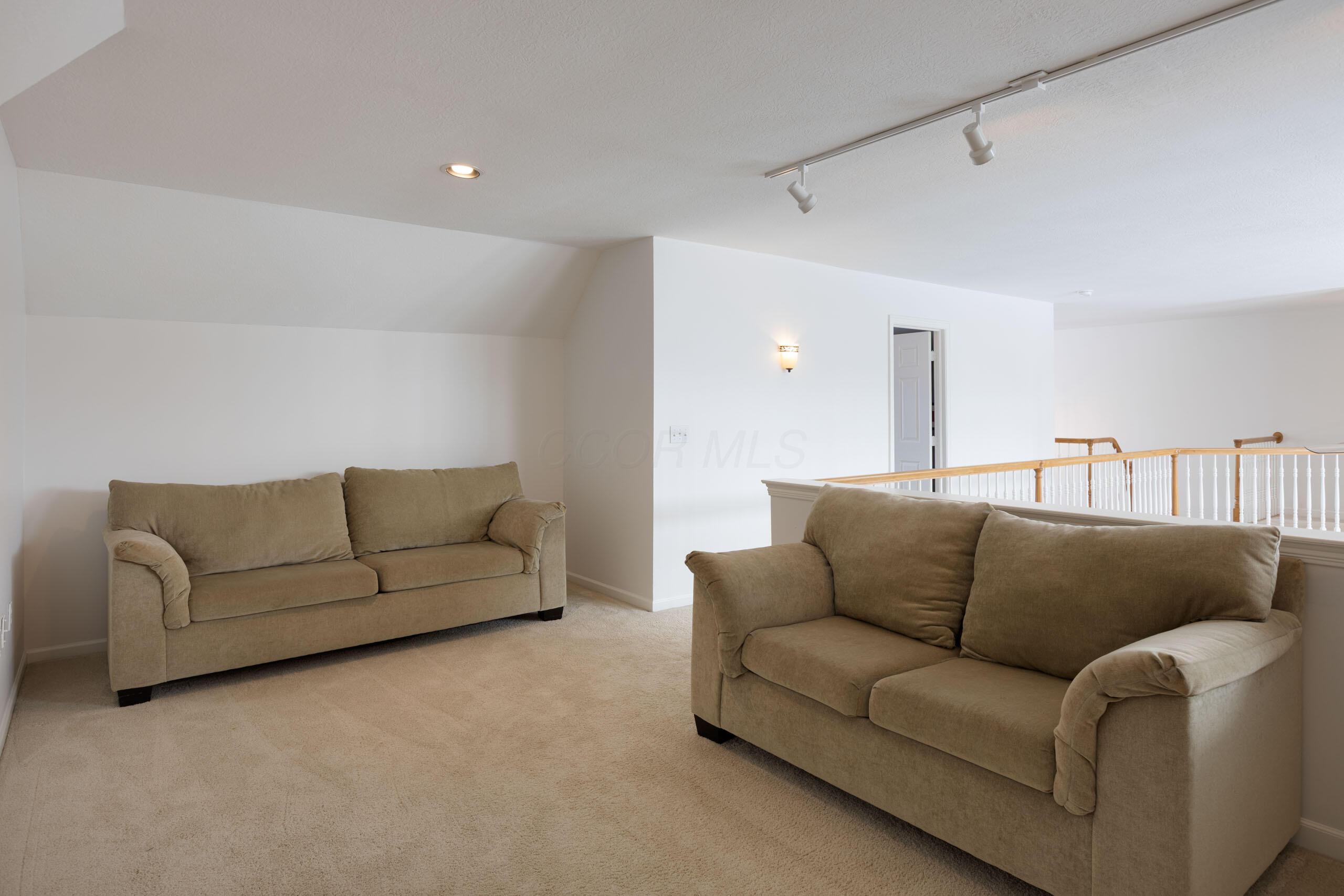 25 Stonesthrow Court