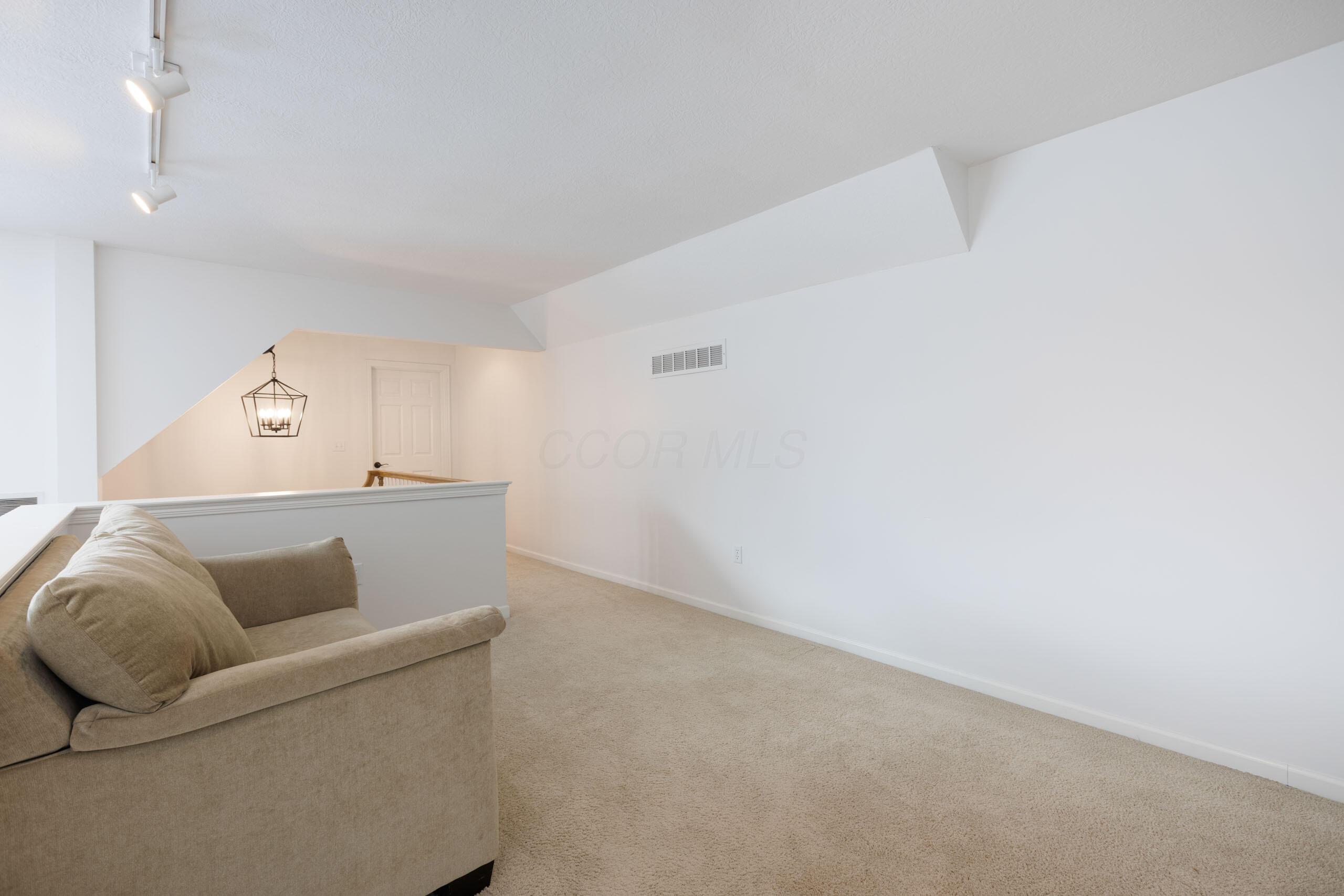 25 Stonesthrow Court