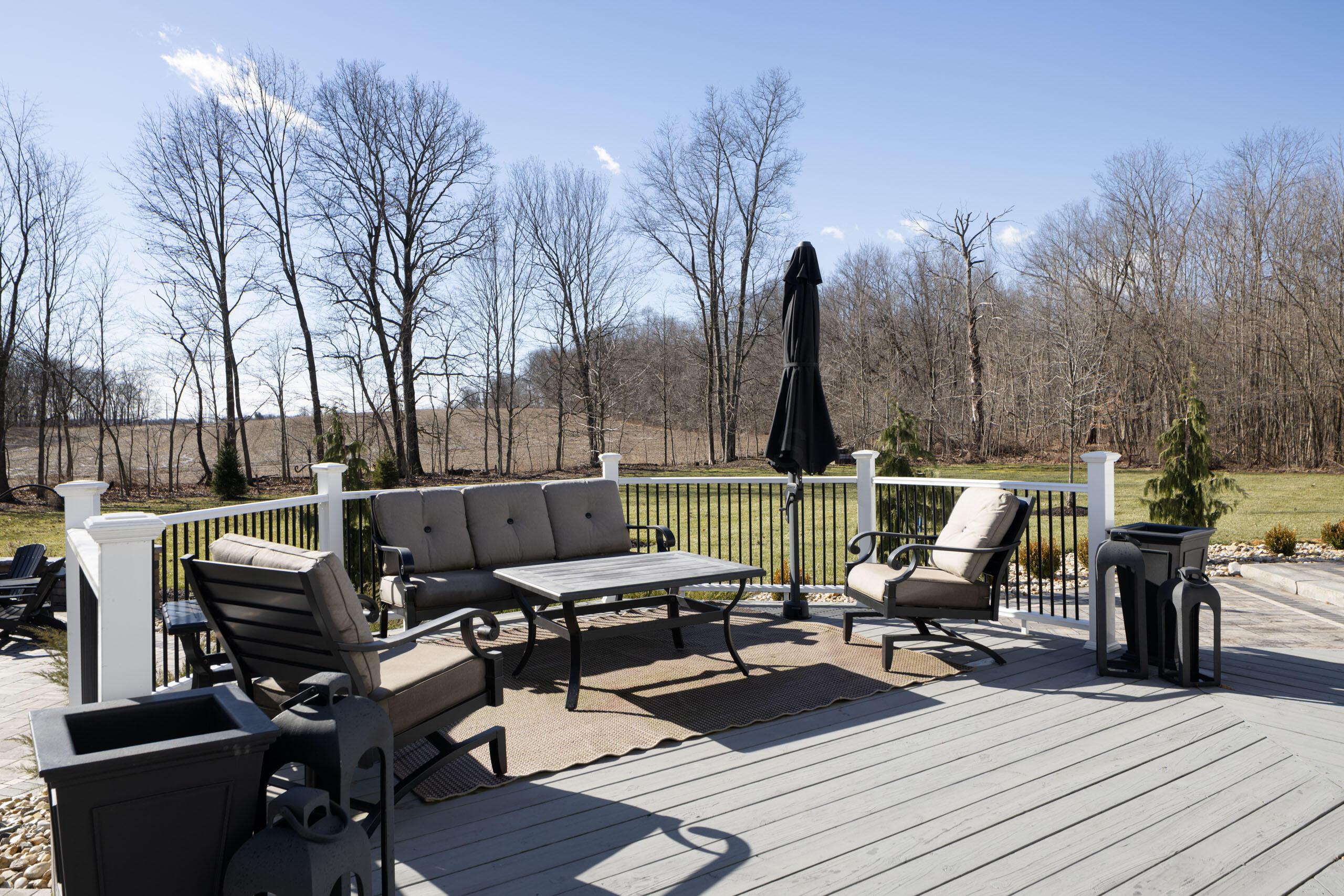 25 Stonesthrow Court