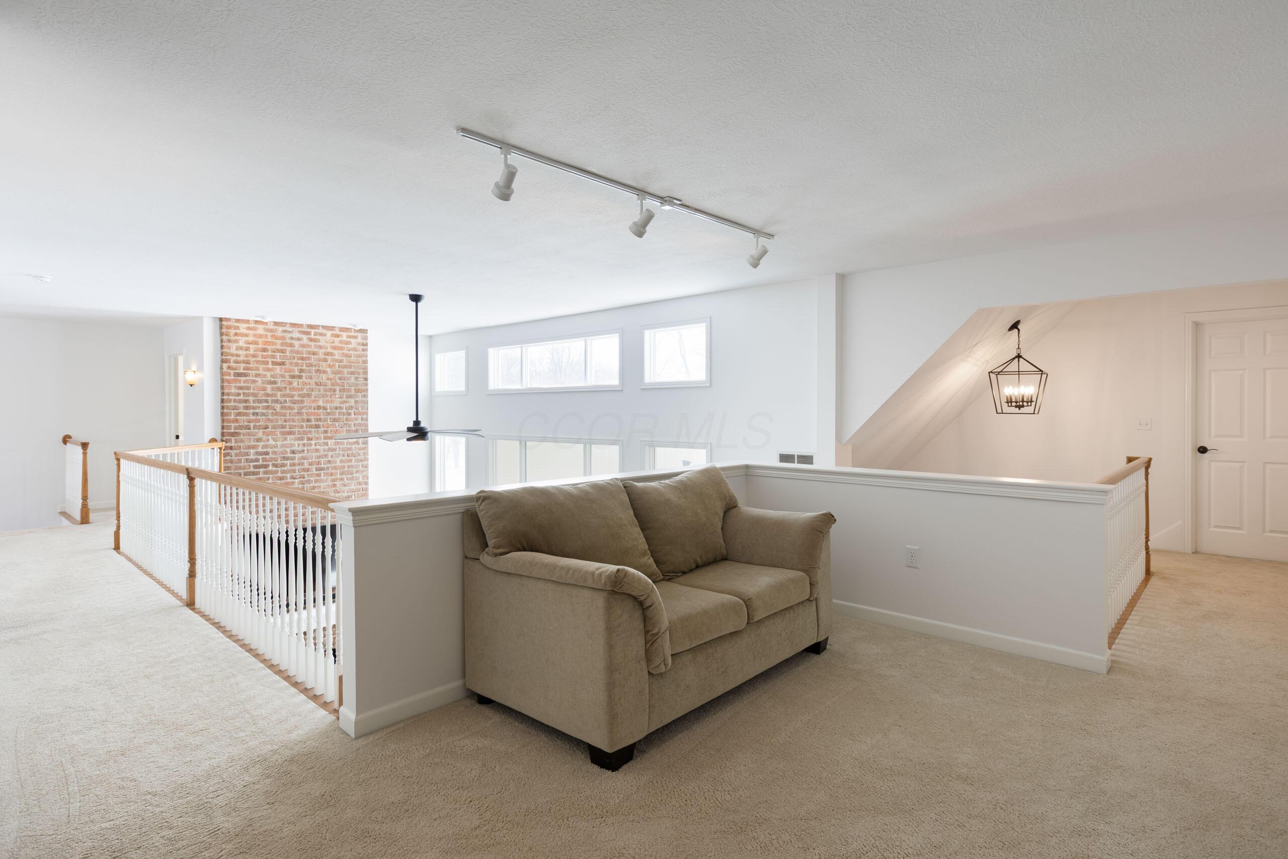 25 Stonesthrow Court