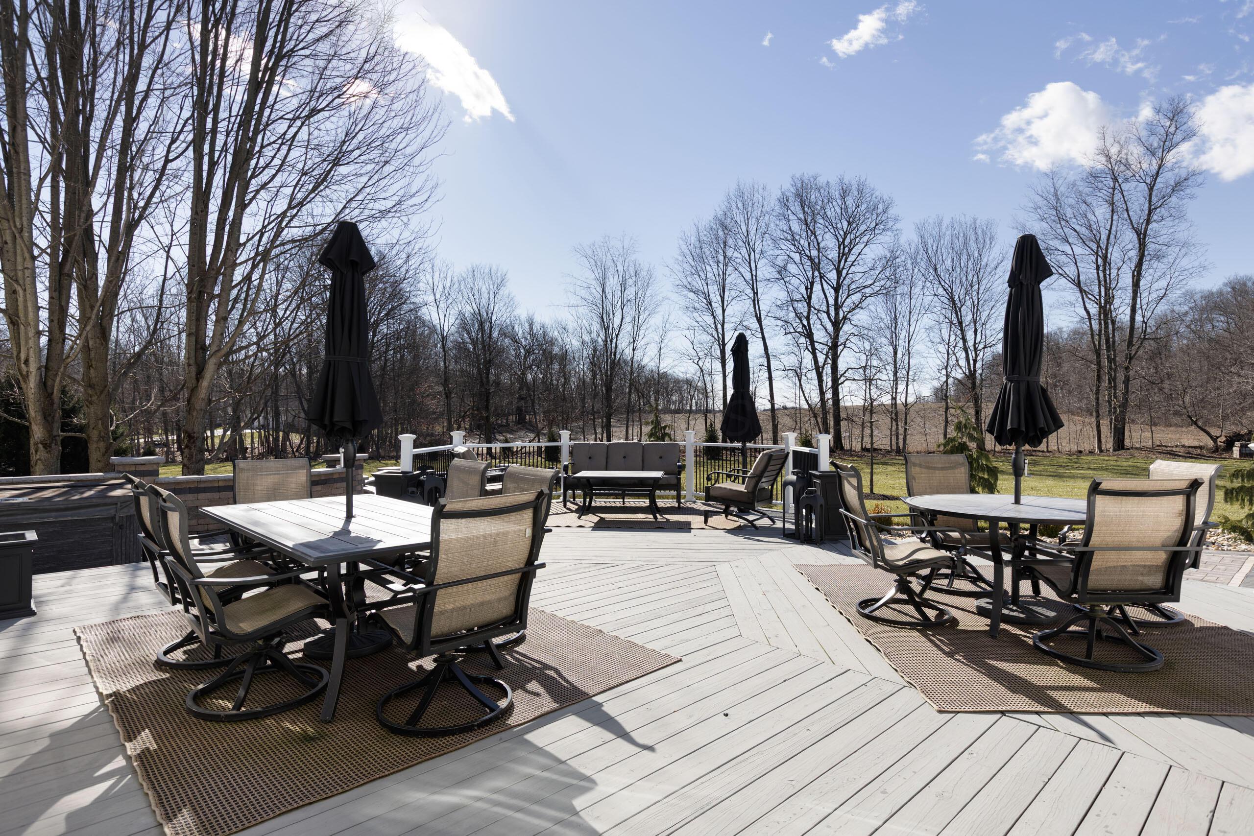 25 Stonesthrow Court