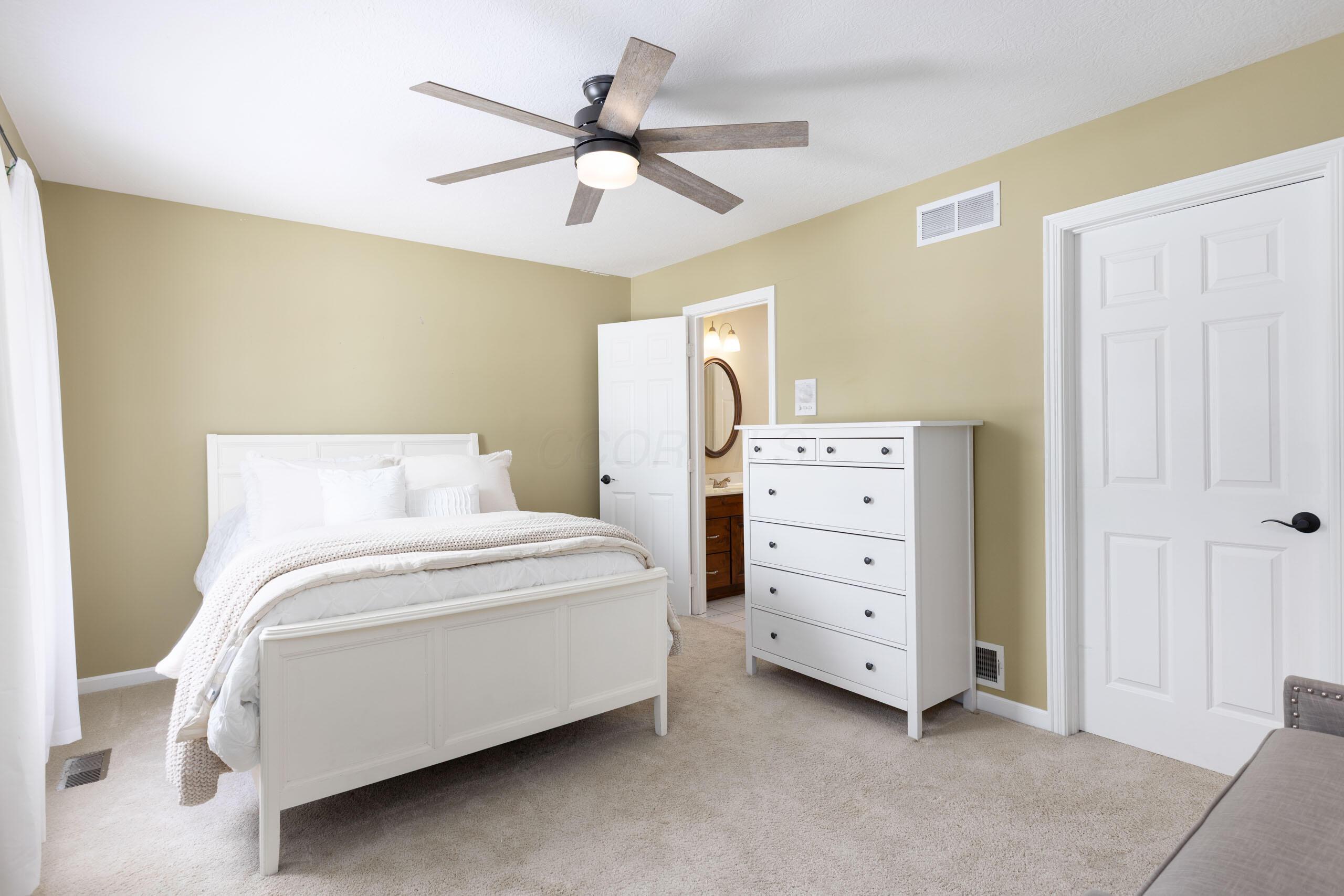 25 Stonesthrow Court