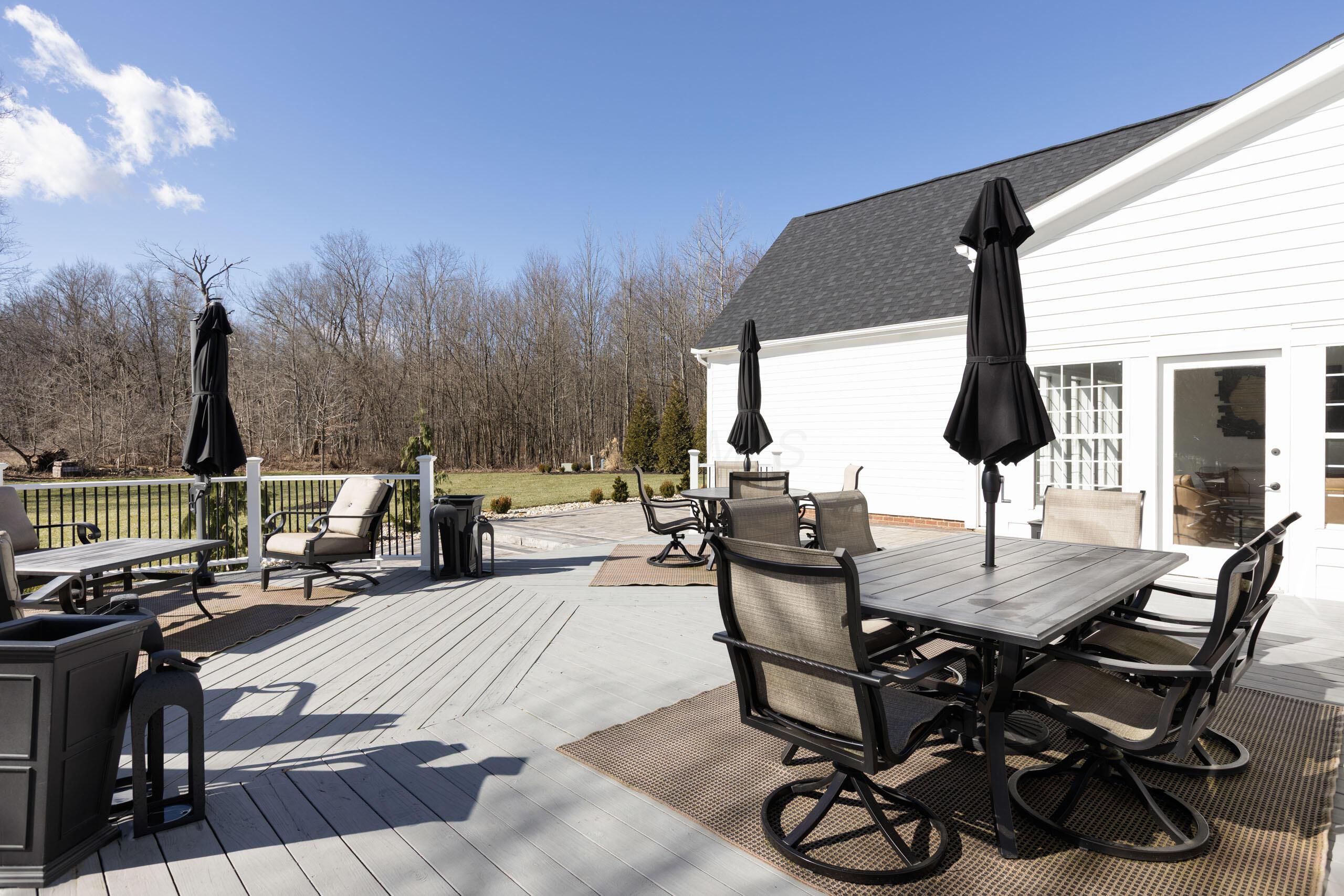 25 Stonesthrow Court